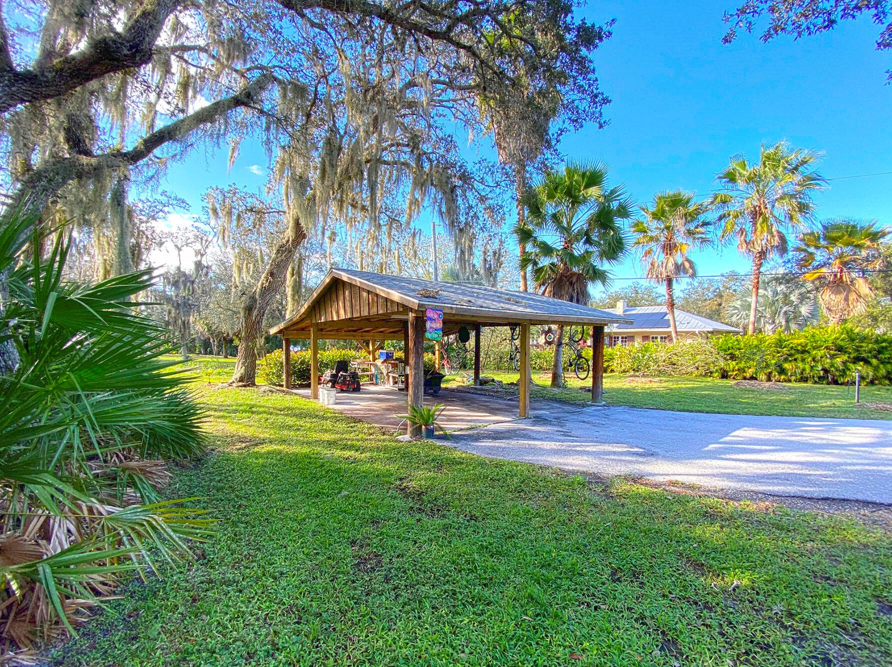 11705 Roseland Rd, Roseland FL  32957-7000 exterior