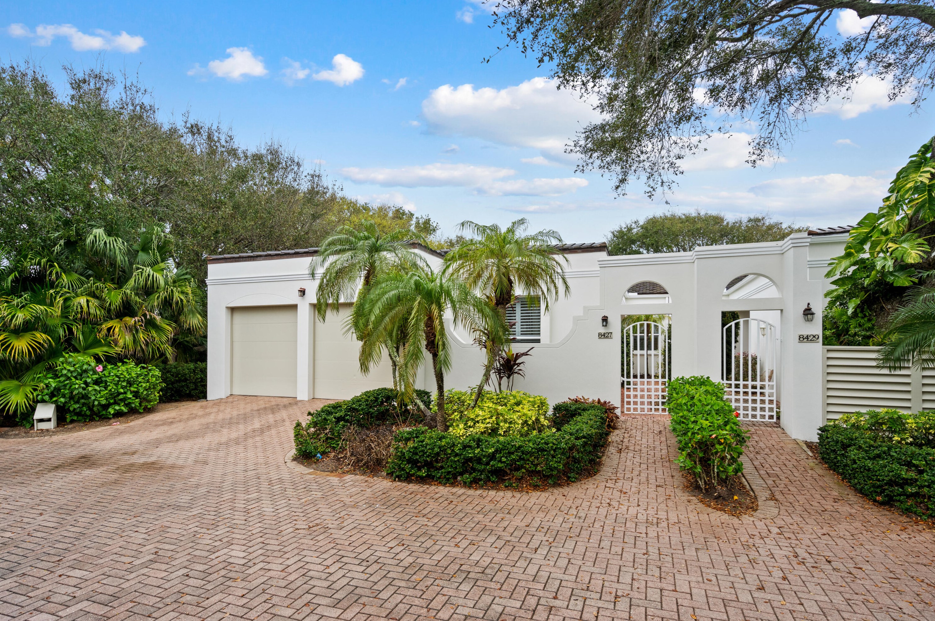 8427 Sabal Palm Ct, Vero Beach FL  32963-4296 exterior