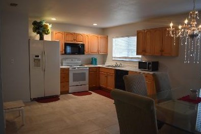 473 Eastport Cir, Fort Pierce FL  34953-7127 exterior