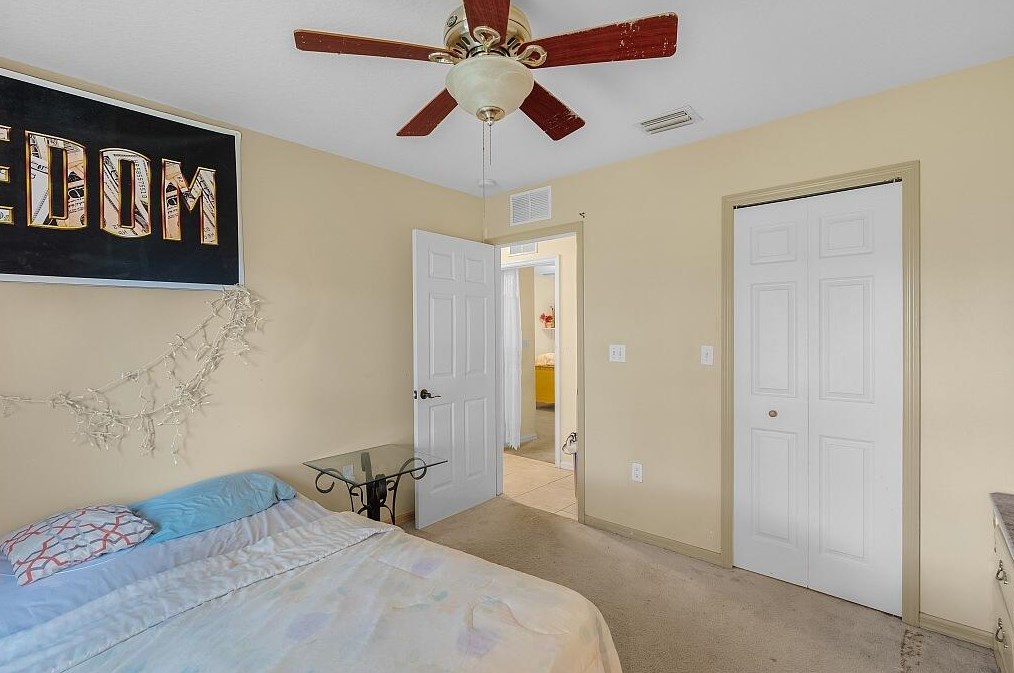 322 Carter Ave, Fort Pierce FL  34983-3006 exterior