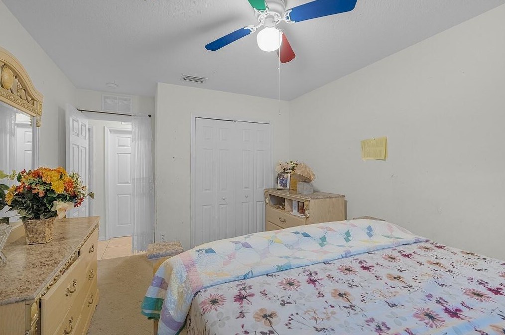 322 Carter Ave, Fort Pierce FL  34983-3006 exterior