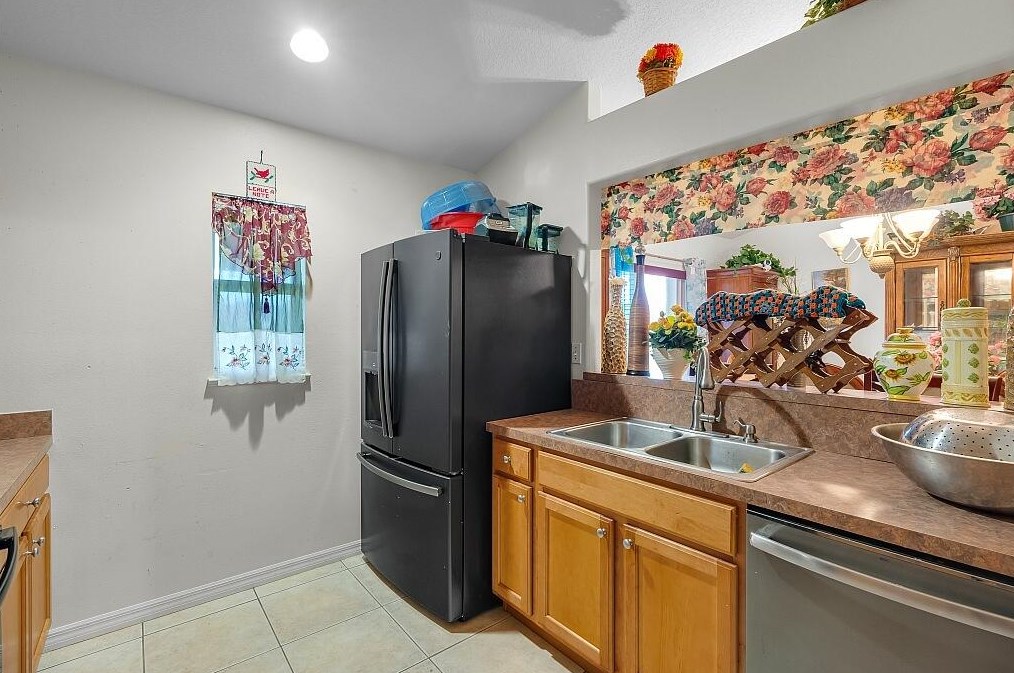 322 Carter Ave, Fort Pierce FL  34983-3006 exterior