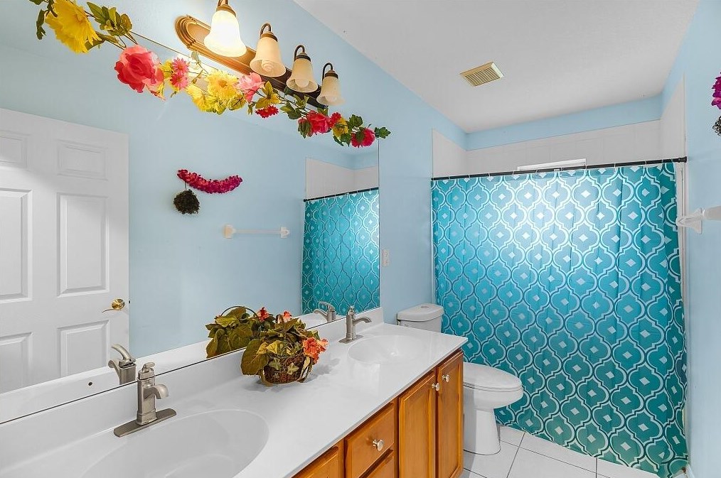 322 Carter Ave, Fort Pierce FL  34983-3006 exterior