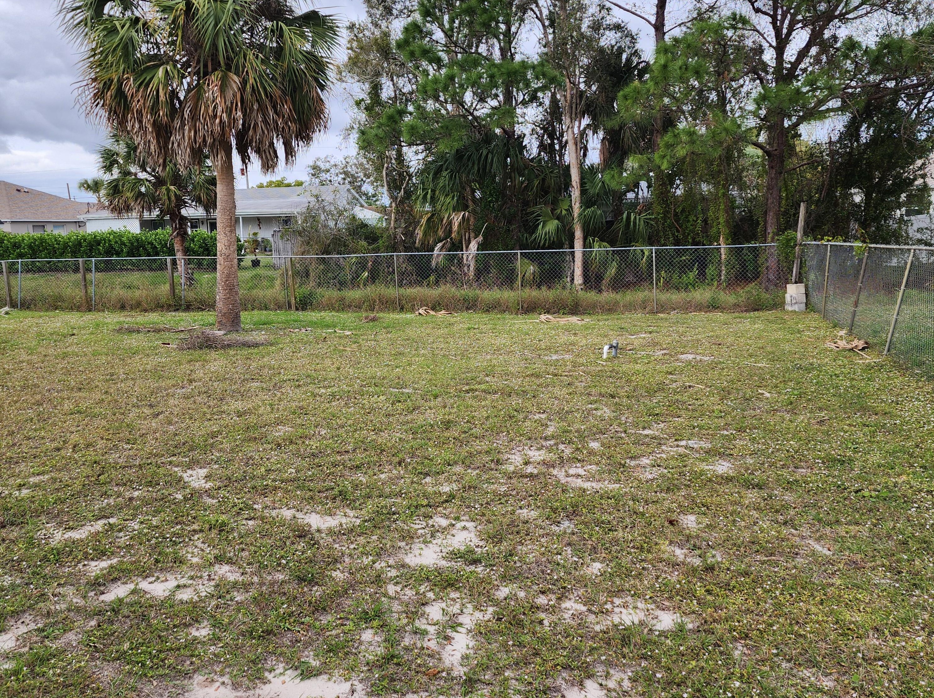 1045 Coleman Ave, Fort Pierce FL  34953-1856 exterior