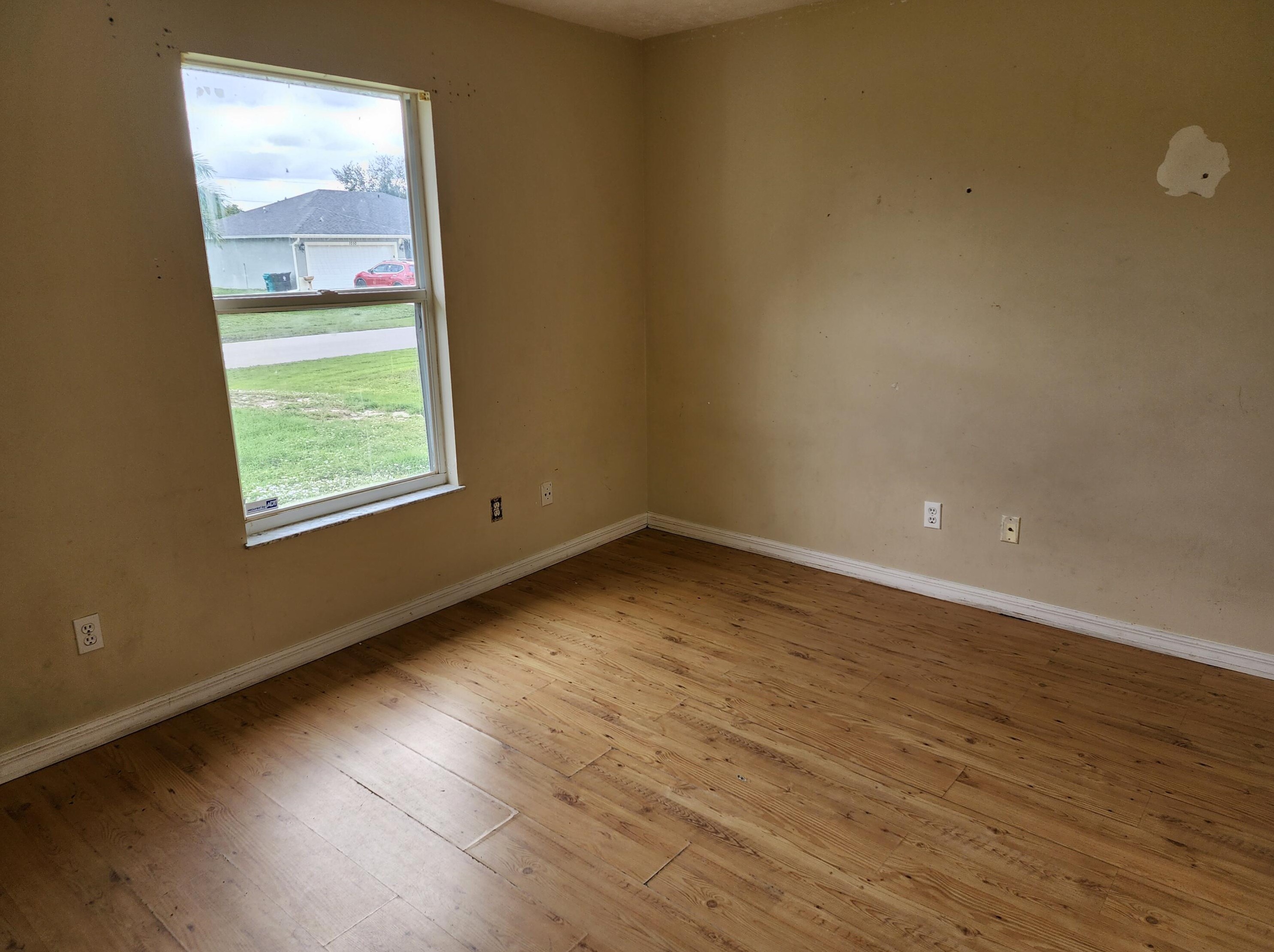 1045 Coleman Ave, Fort Pierce FL  34953-1856 exterior