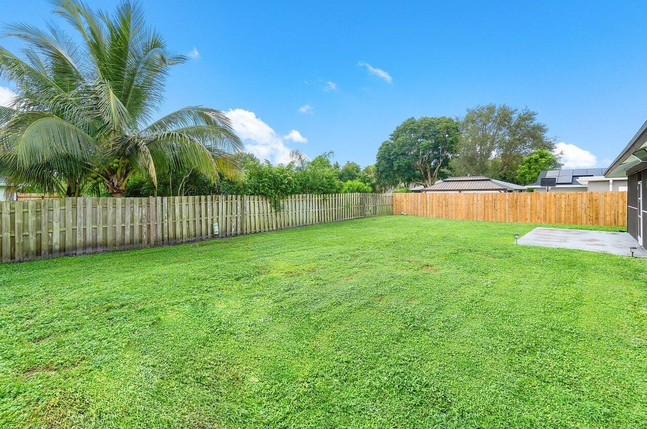 12176 Sugar Pine Trl, West Palm Beach FL  33414-5631 exterior