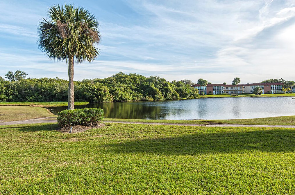 64 Woodland Dr, Vero Beach FL  32962-3796 exterior