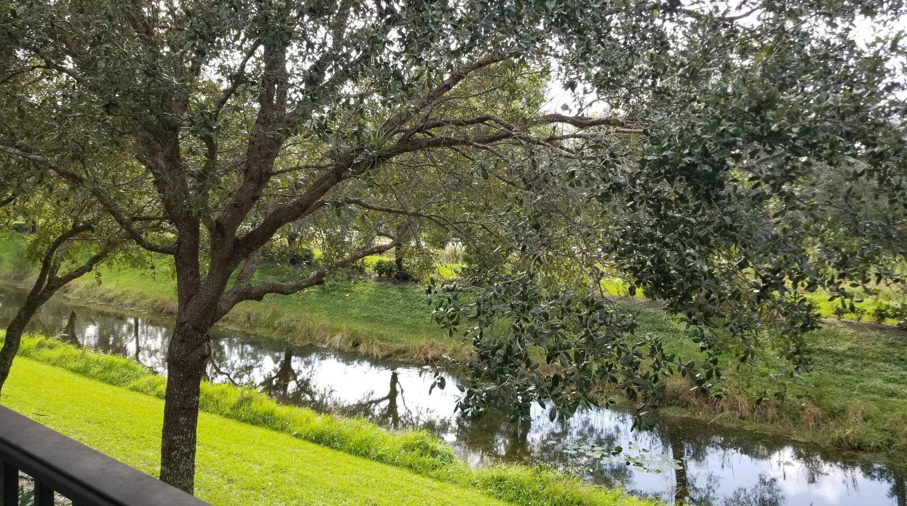 250 Crestwood Ct, West Palm Beach FL  33411-4793 exterior