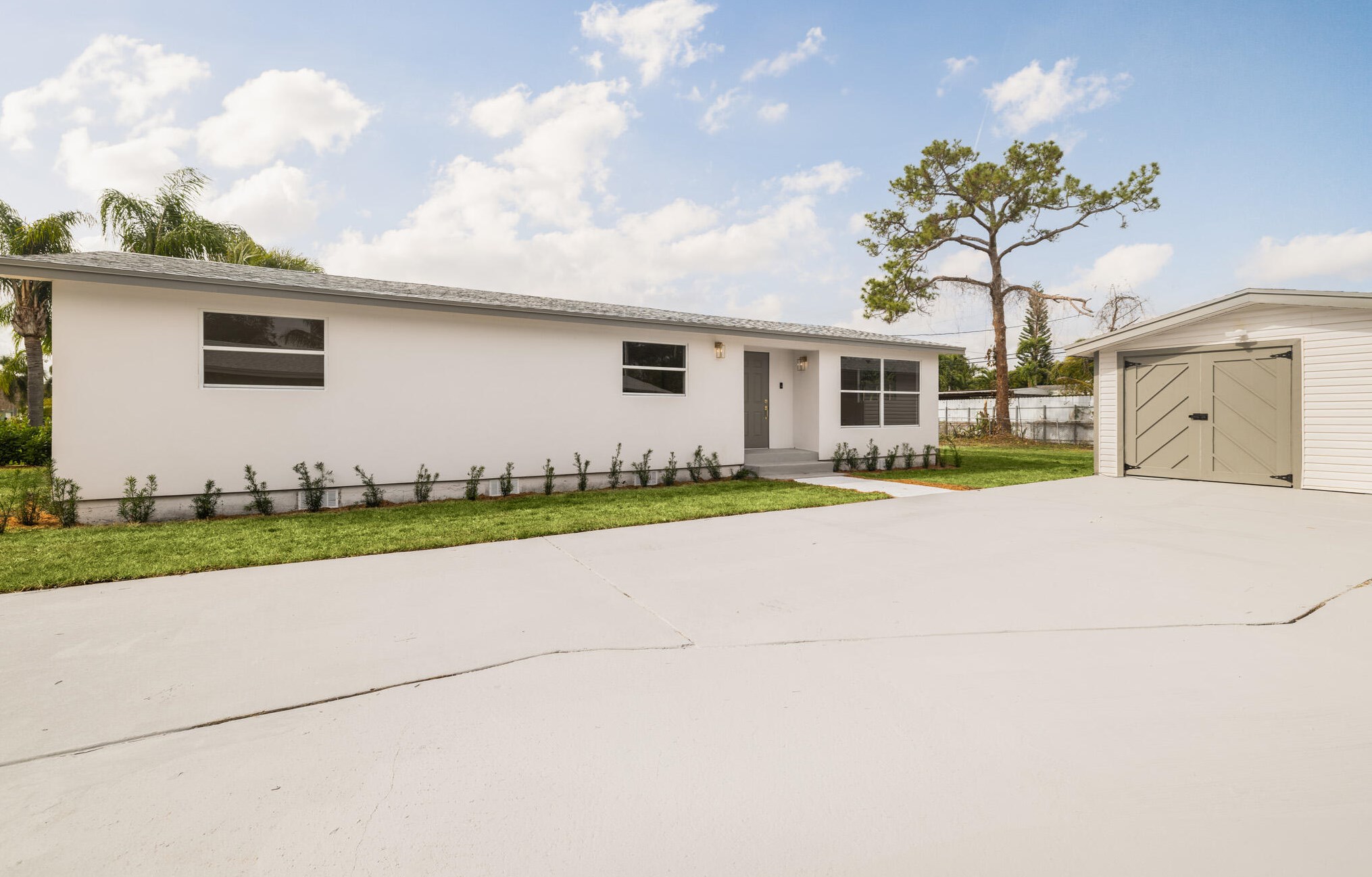 5045 Lake Blvd, Delray Beach, FL 33484