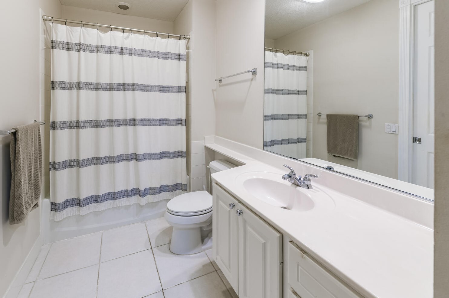 3261 Community Dr, Jupiter FL  33458-8217 exterior