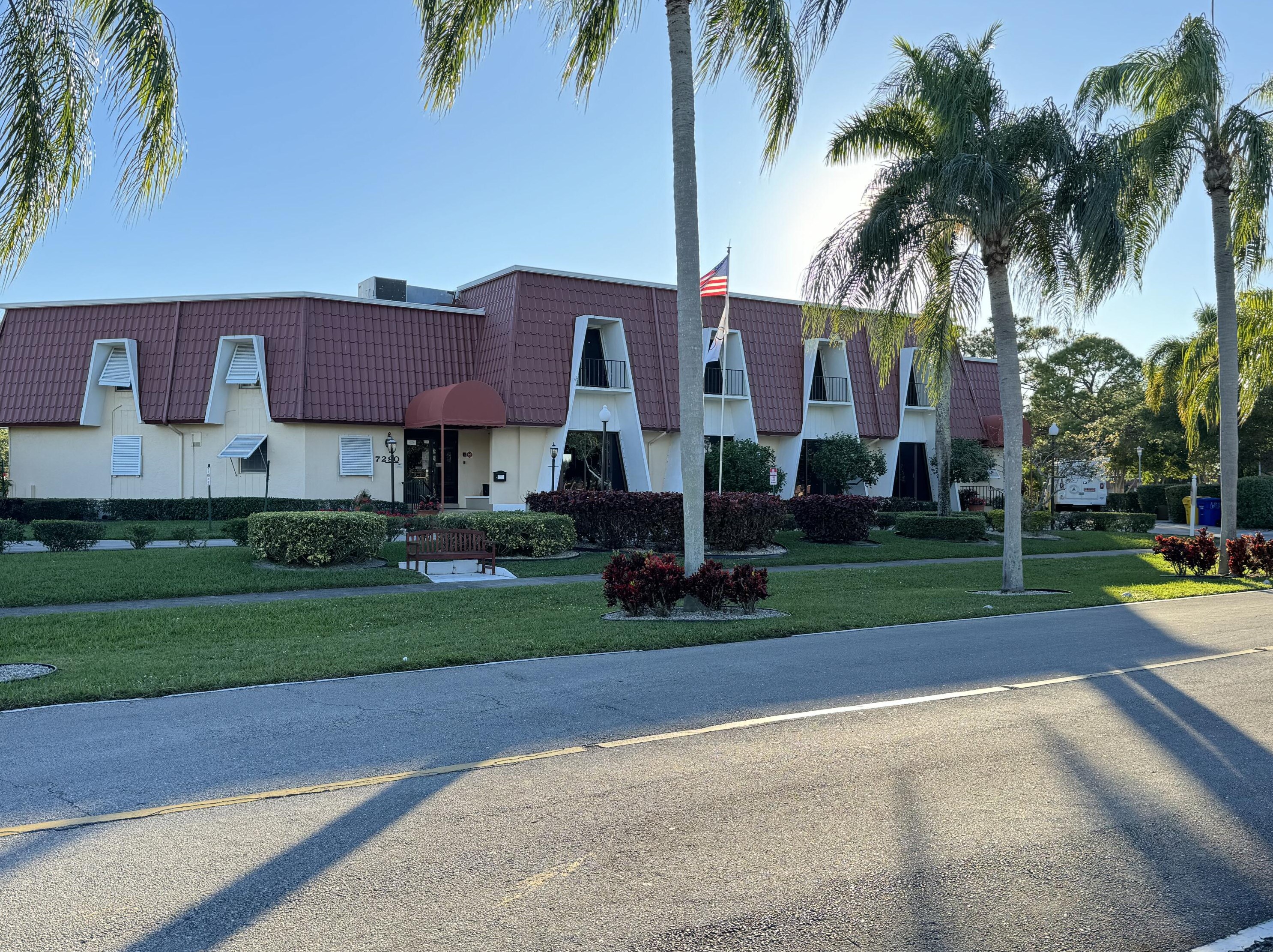 309 Cape Cod Cir, Lake Worth FL  33467-2675 exterior