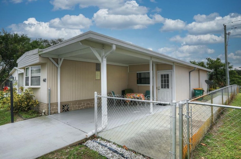 467 Egret Cir, Sebastian FL  32976-7483 exterior