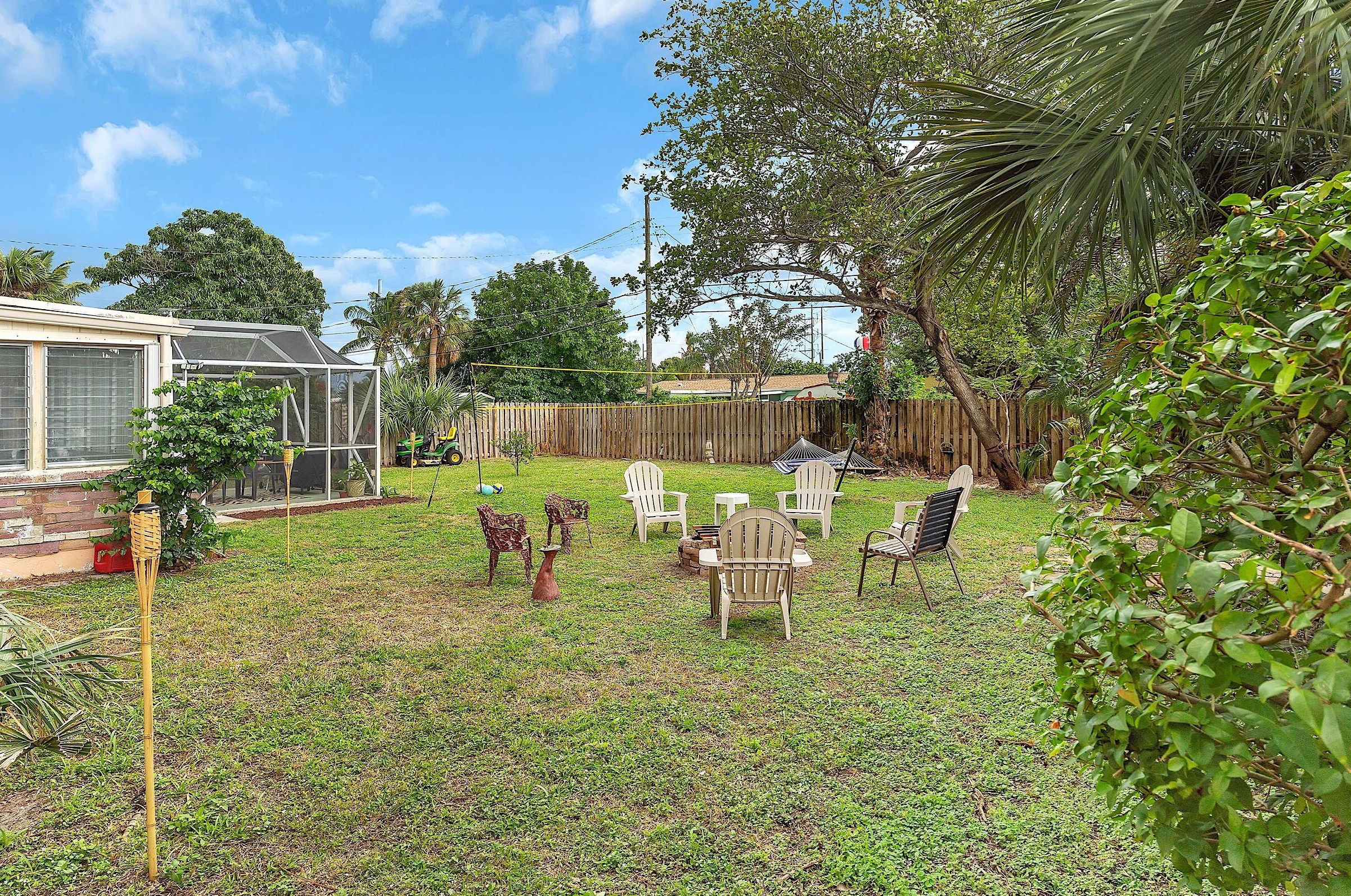 702 Snowden Dr, Lake Worth FL  33461-5734 exterior