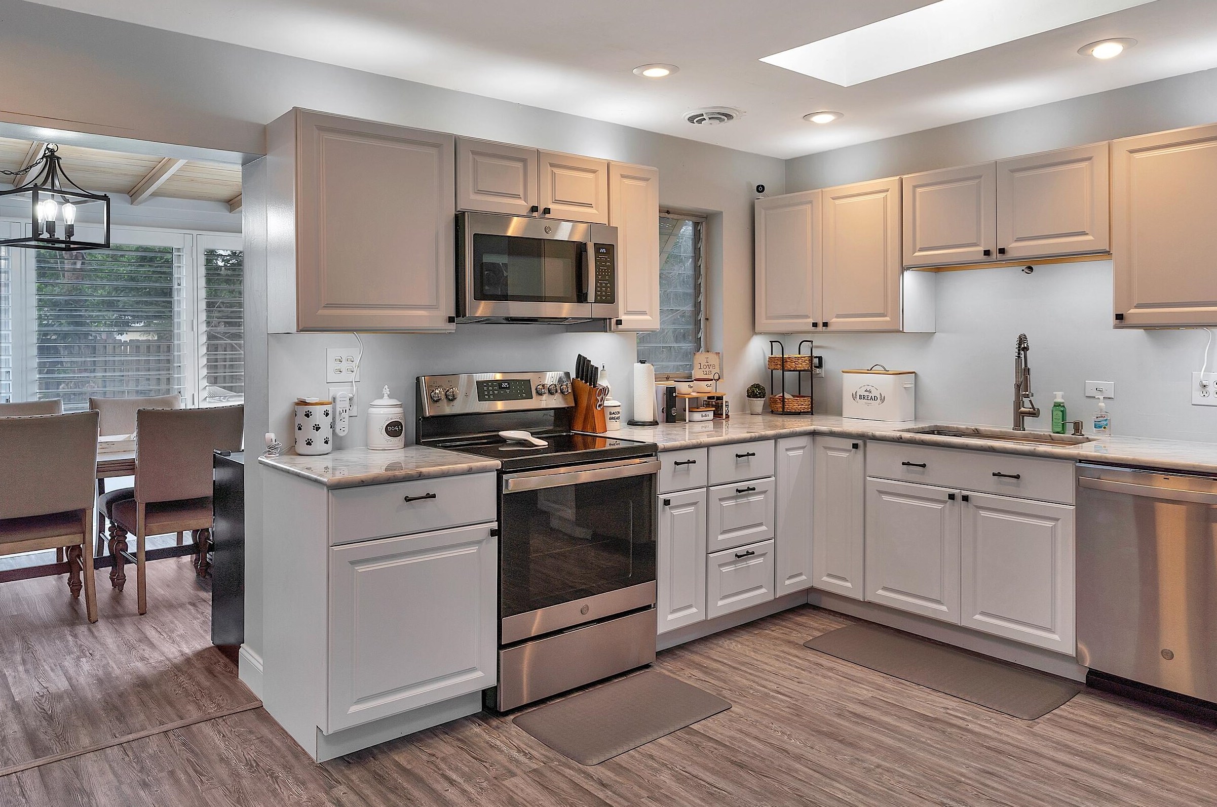 702 Snowden Dr, Lake Worth FL  33461-5734 exterior