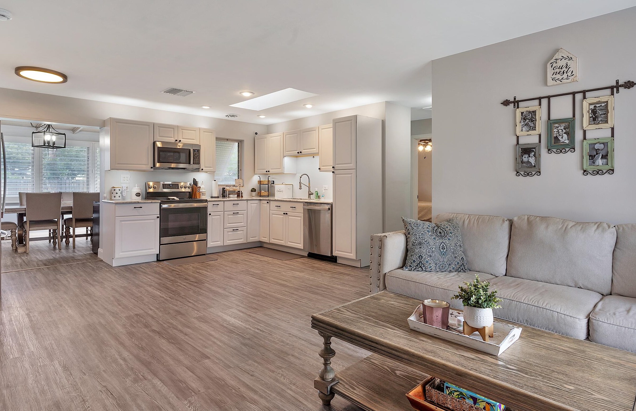 702 Snowden Dr, Lake Worth FL  33461-5734 exterior