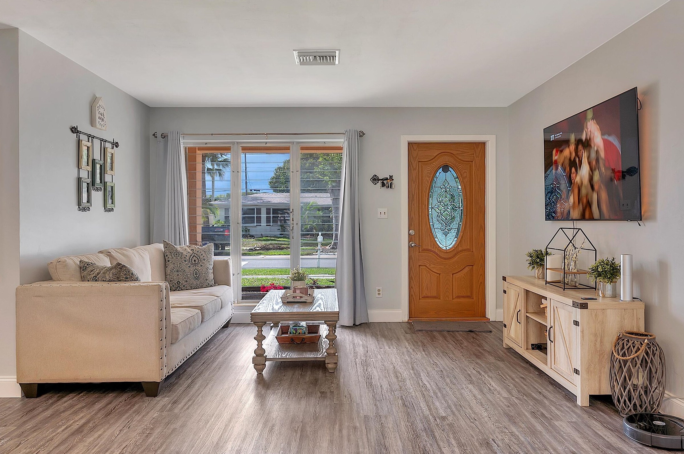 702 Snowden Dr, Lake Worth FL  33461-5734 exterior