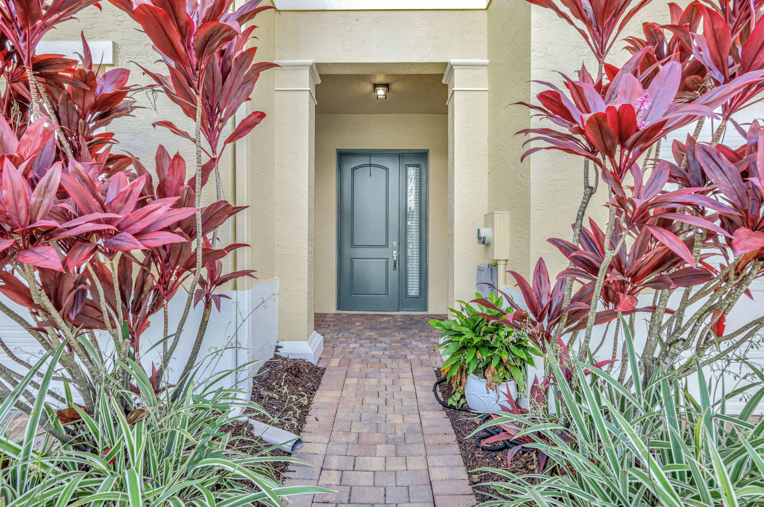 4036 Kingston Ln, West Palm Beach FL  33418-3425 exterior
