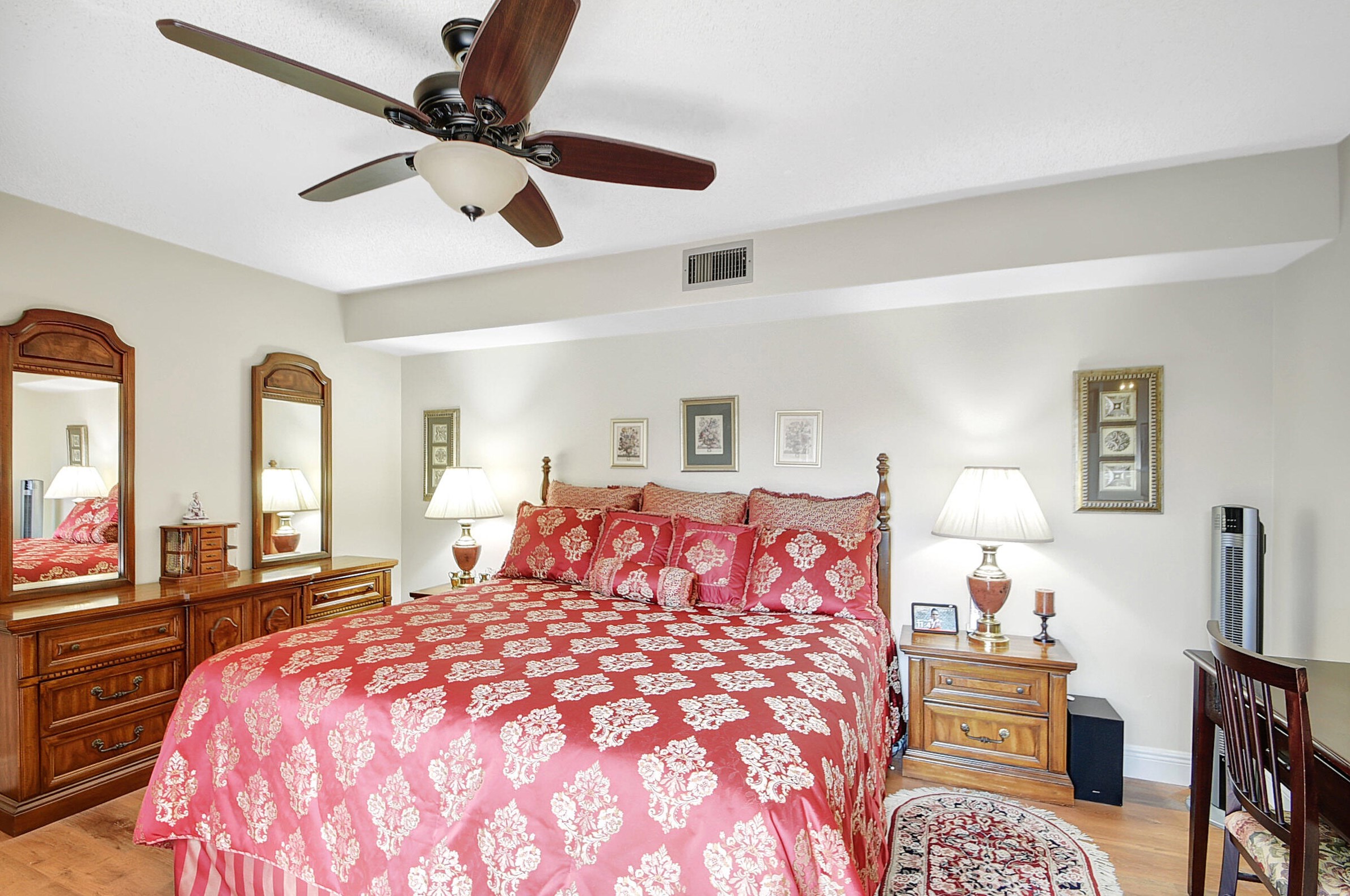 2402 24th Ln, Lake Worth FL  33463-3570 exterior