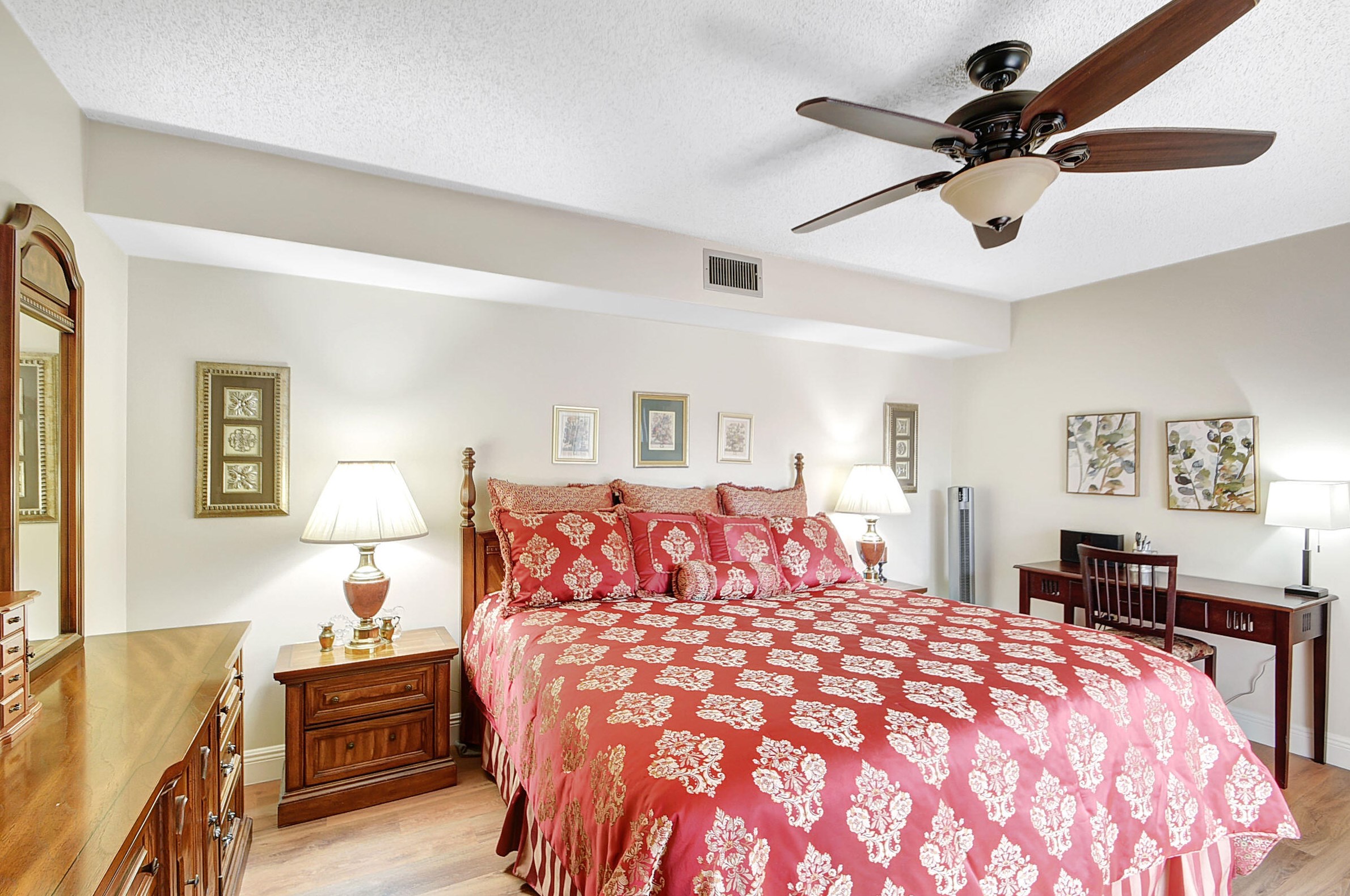 2402 24th Ln, Lake Worth FL  33463-3570 exterior