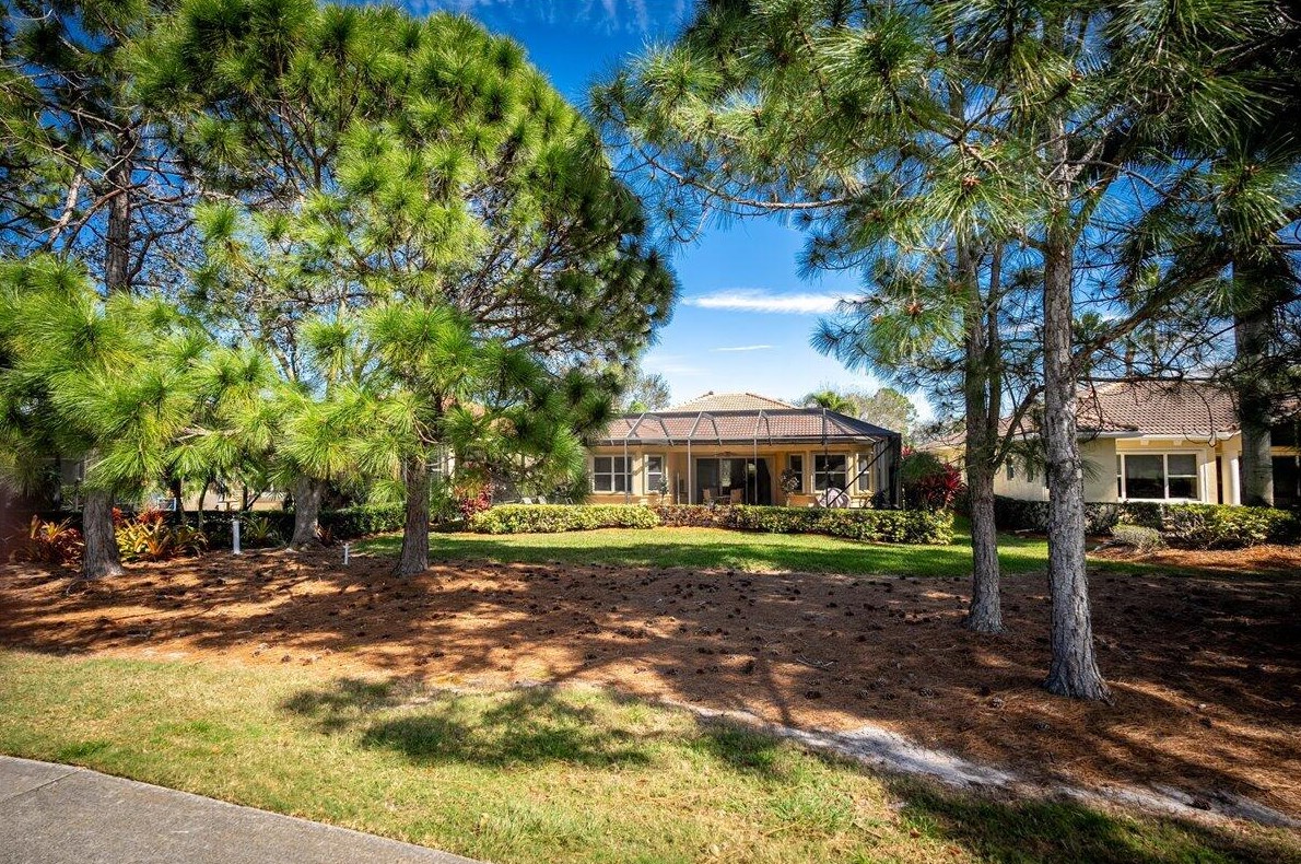 8845 Champions Way, Port Saint Lucie FL  34986-2805 exterior