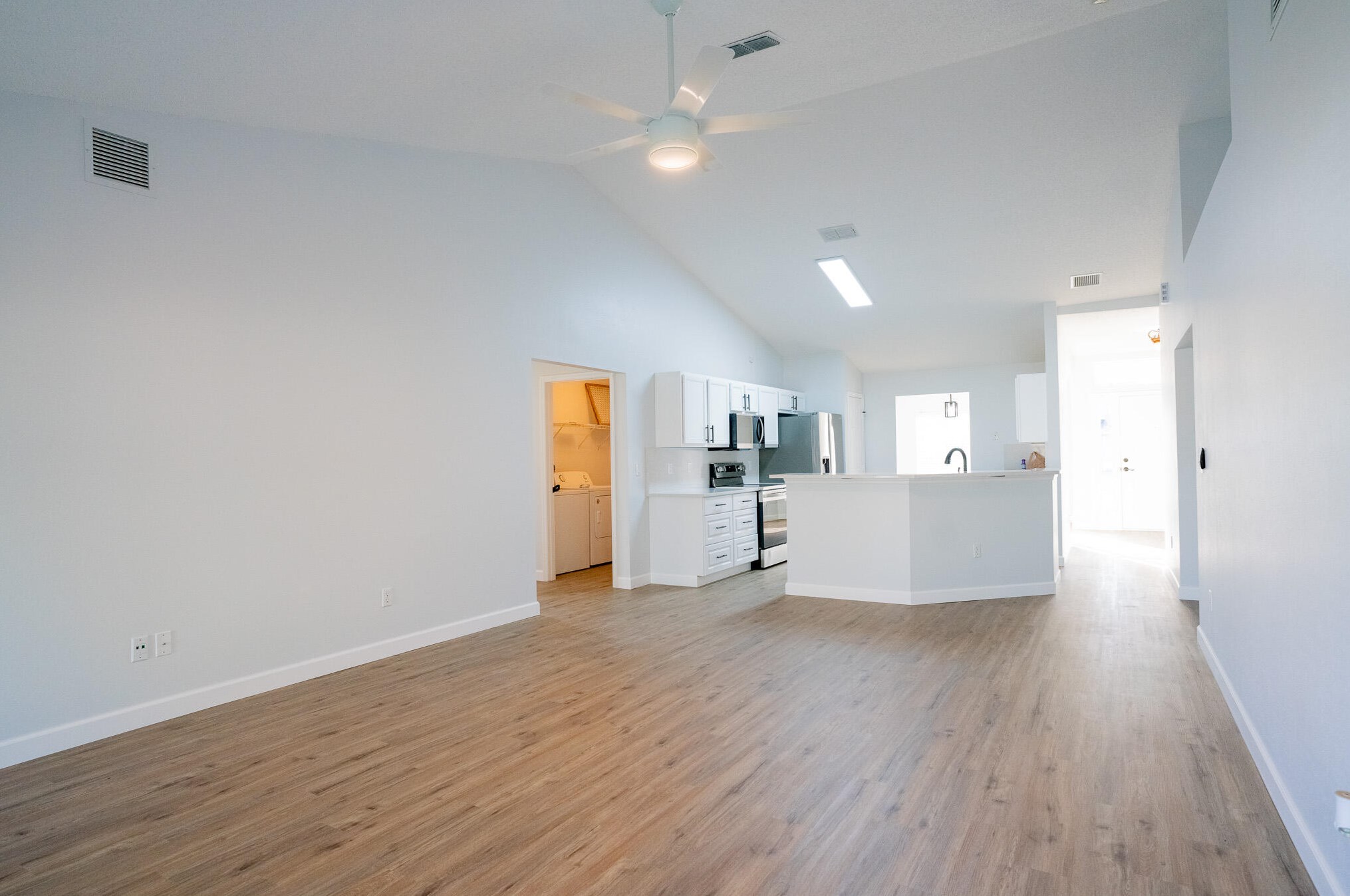 2001 Ember St, Fort Pierce FL  34953-1790 exterior