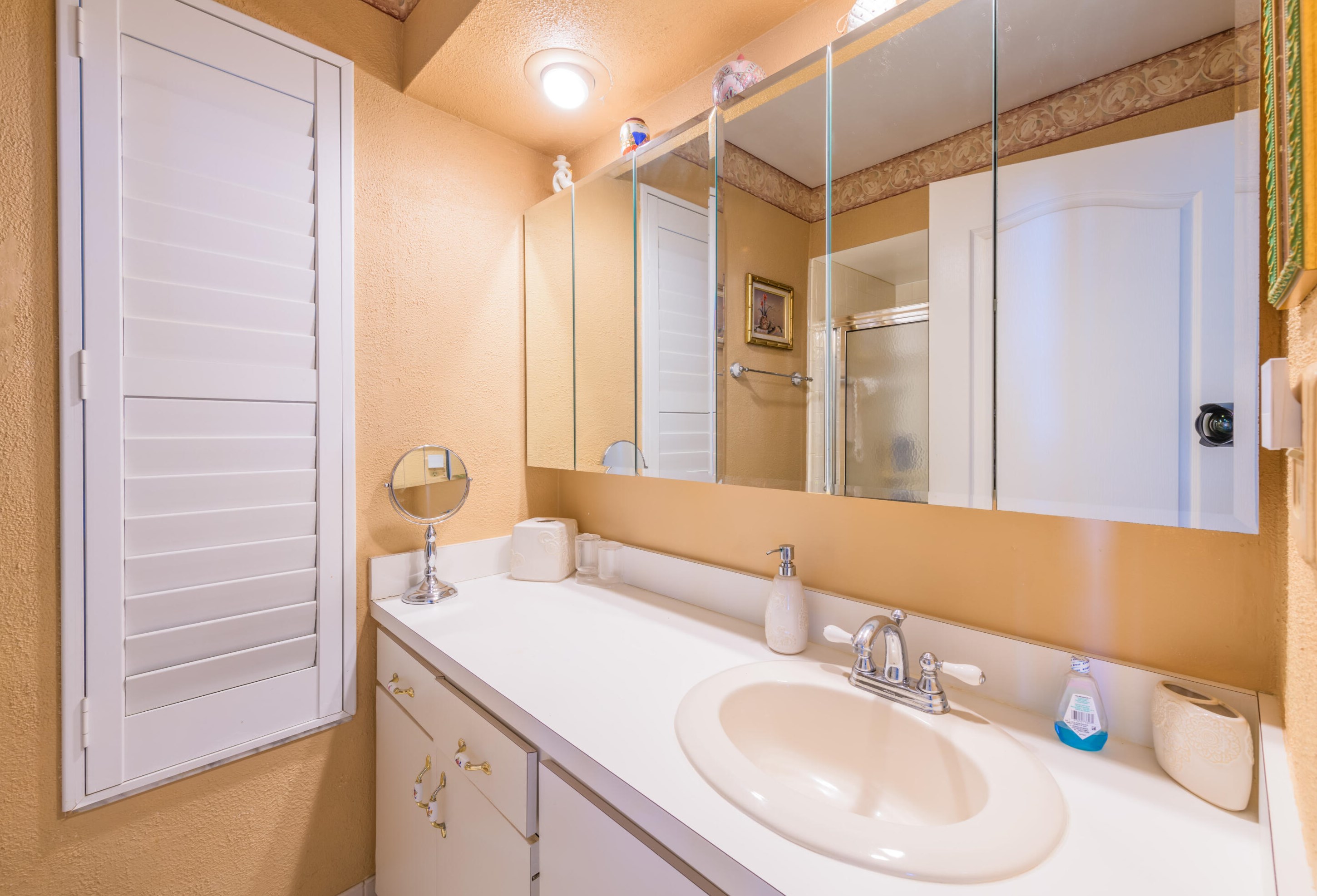 2 Cypress Rd, Lake Worth FL  33467-4814 exterior