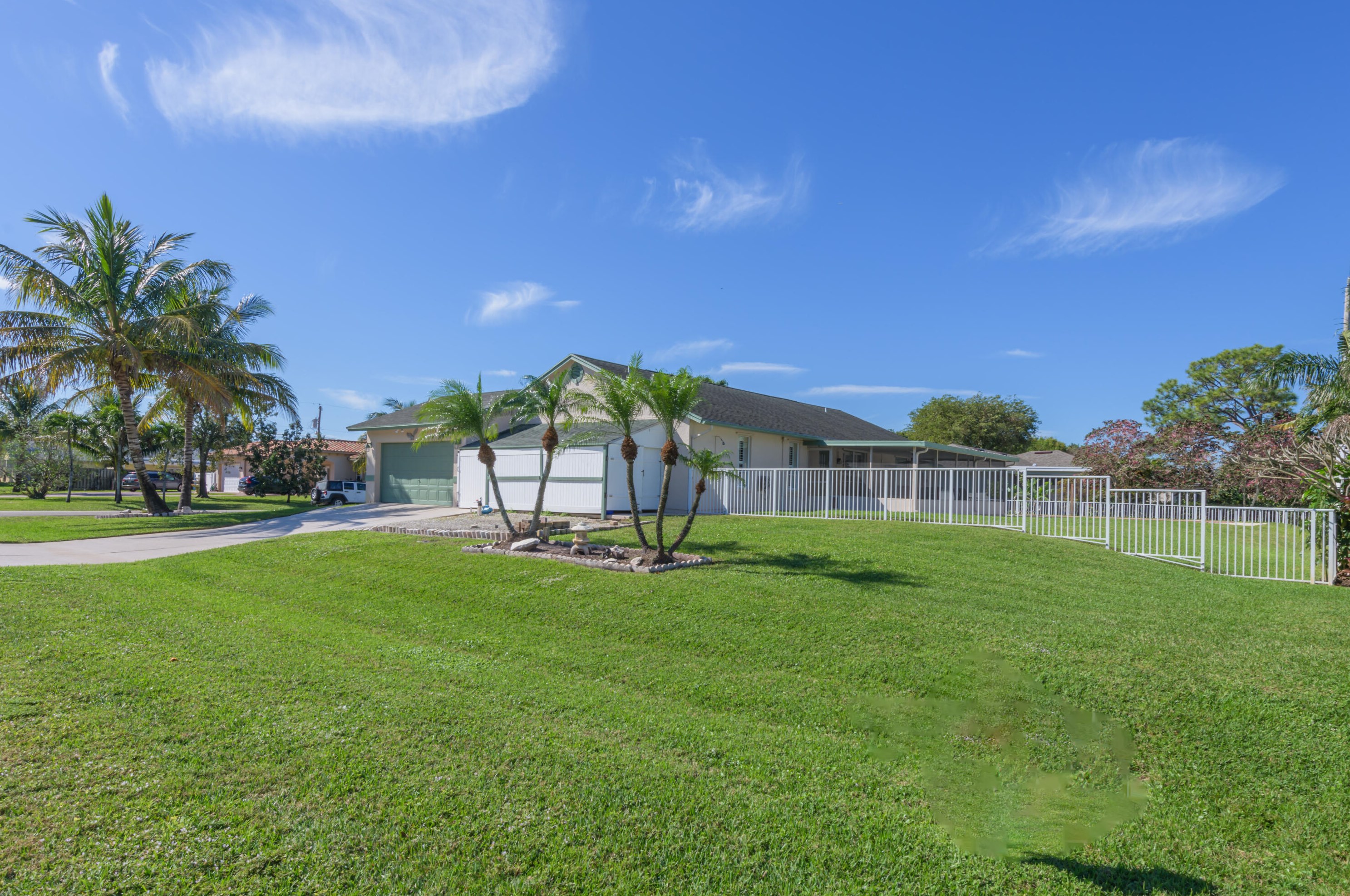 2 Cypress Rd, Lake Worth FL  33467-4814 exterior