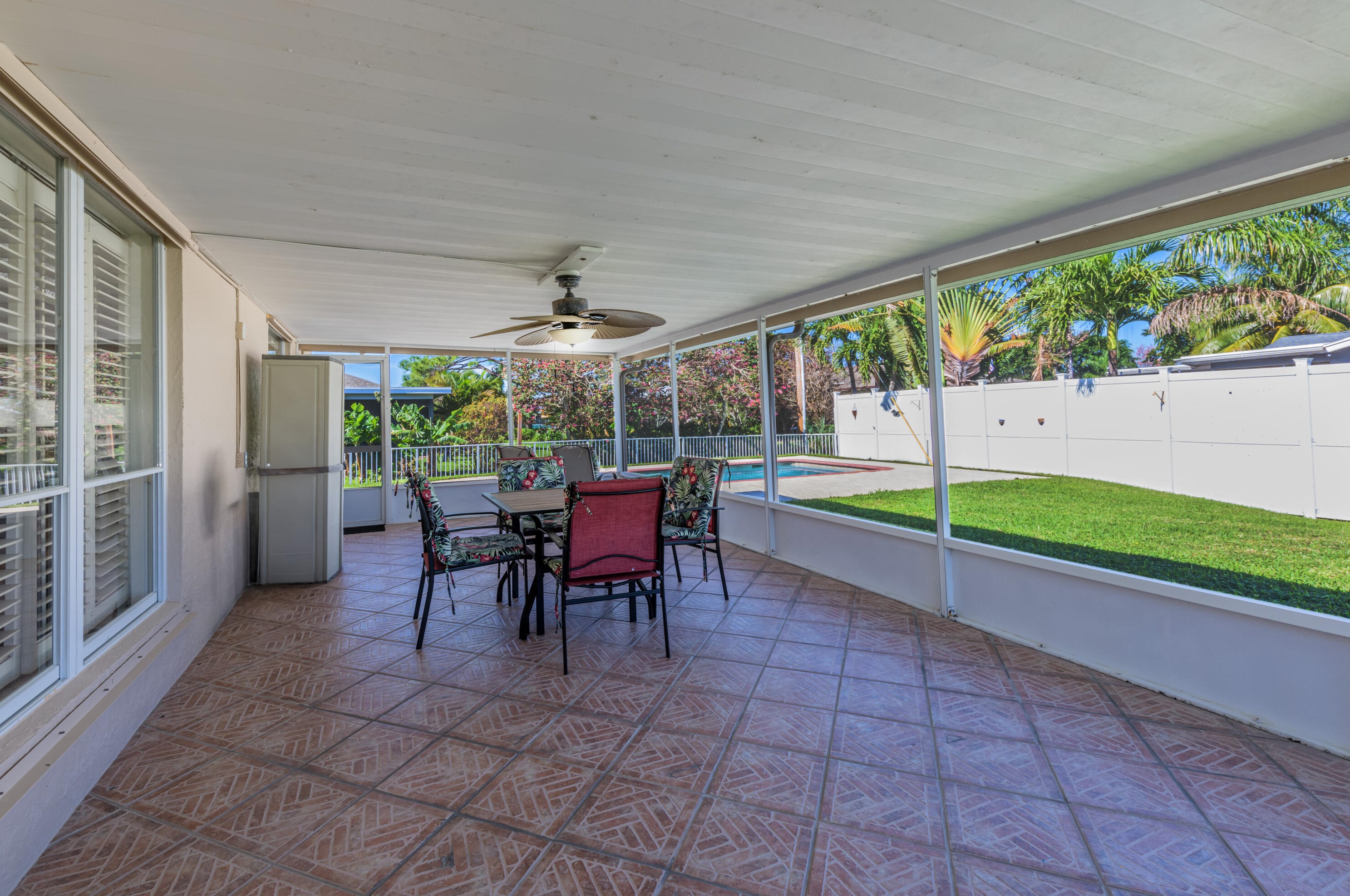 2 Cypress Rd, Lake Worth FL  33467-4814 exterior