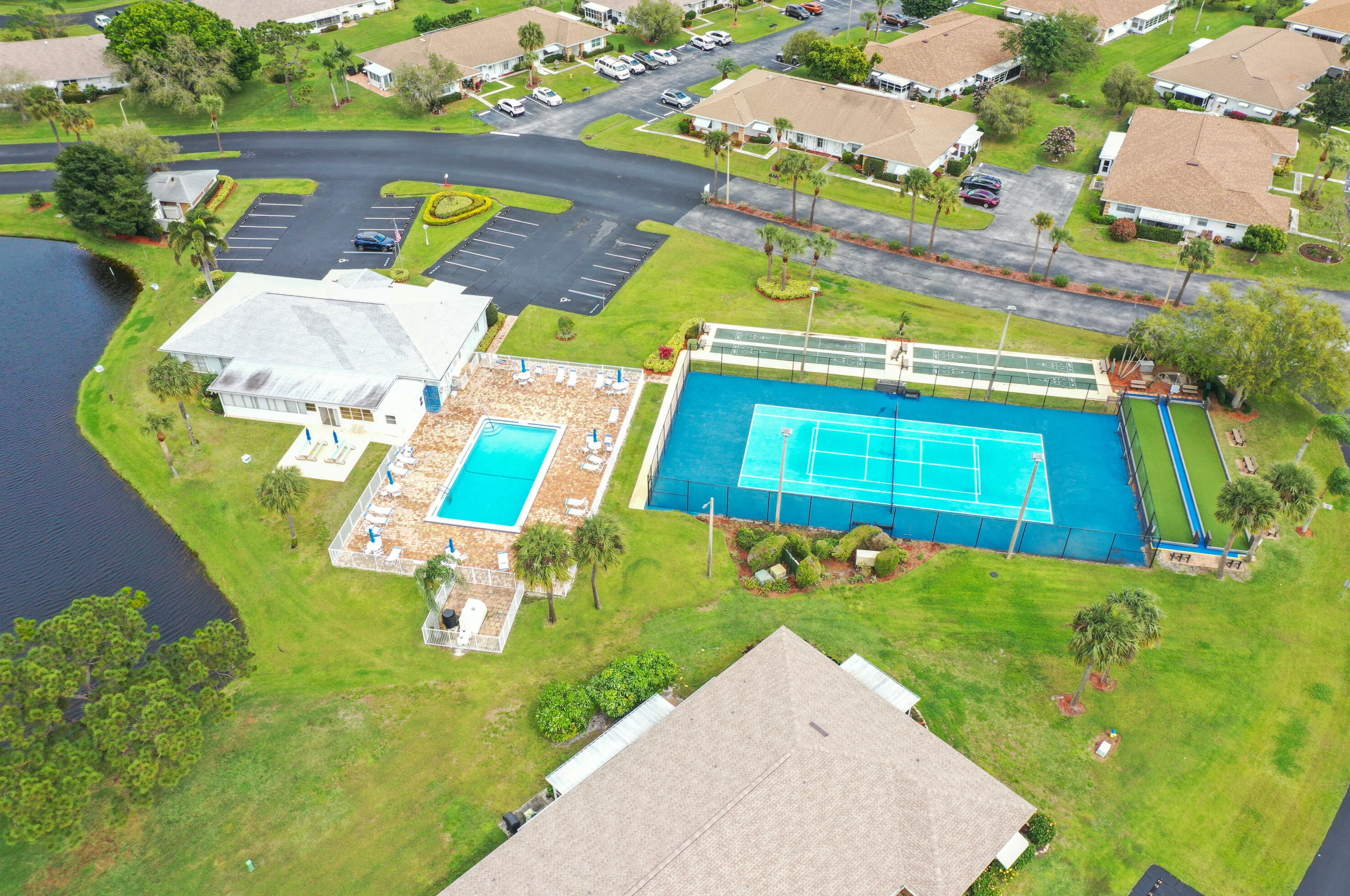 1013 Pheasant Run Dr, Fort Pierce FL 34982-6782 exterior