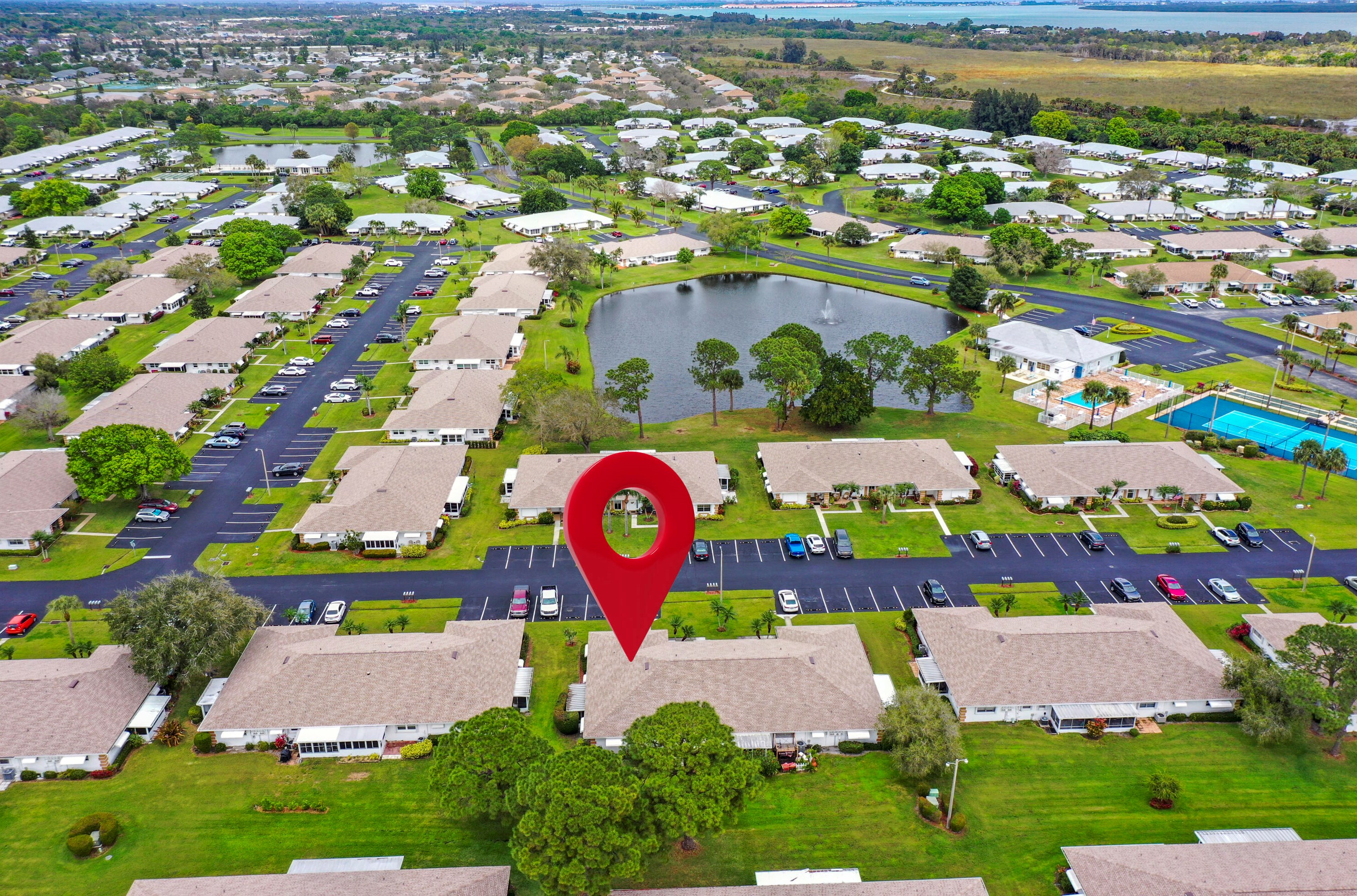 1013 Pheasant Run Dr, Fort Pierce FL 34982-6782 exterior