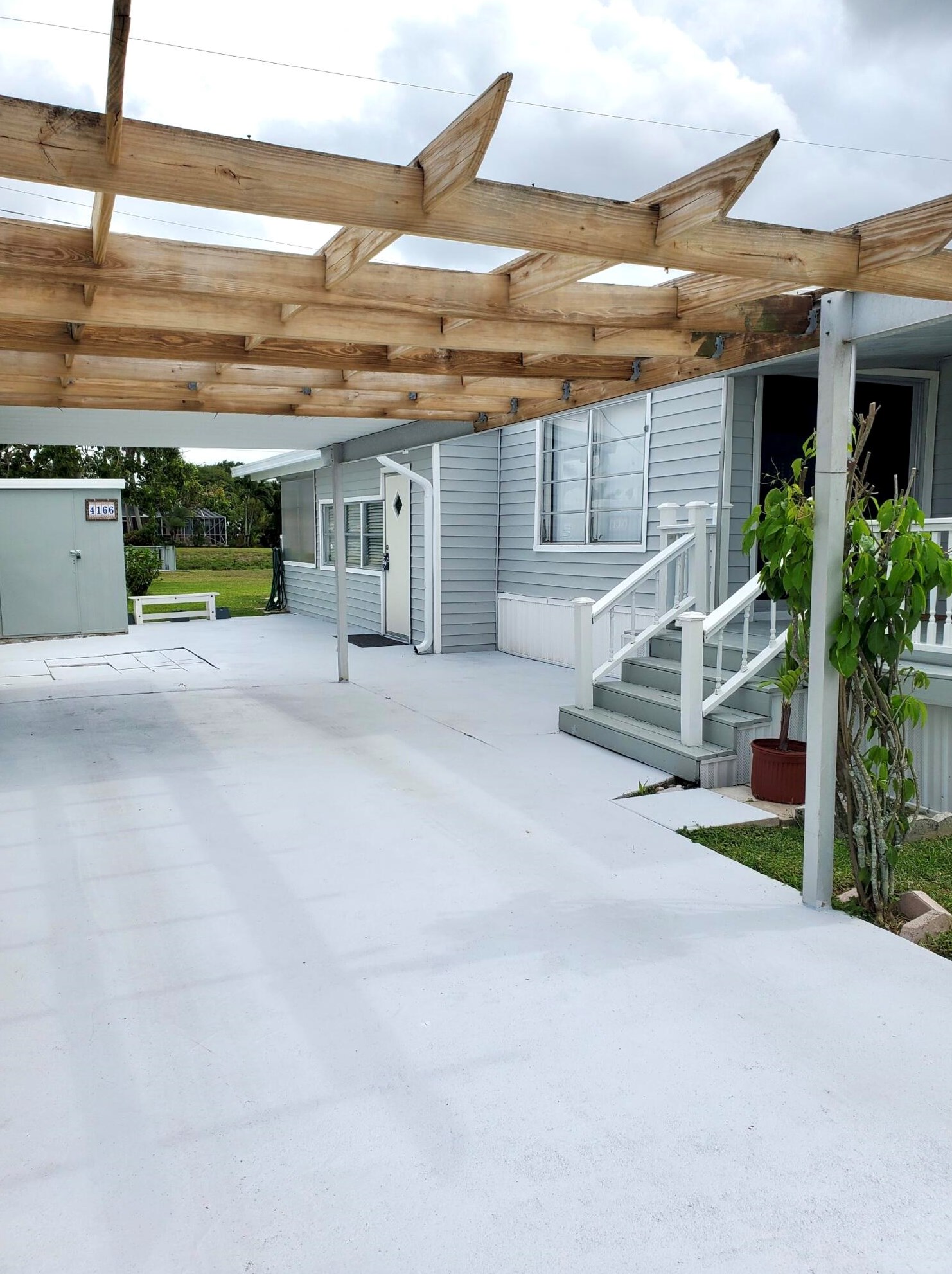 4166 Bobwhite Dr, Boynton Beach FL  33436-2602 exterior