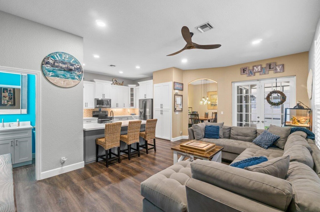 5105 Prairie Dunes Village Cir, Lake Worth FL  33463-8217 exterior