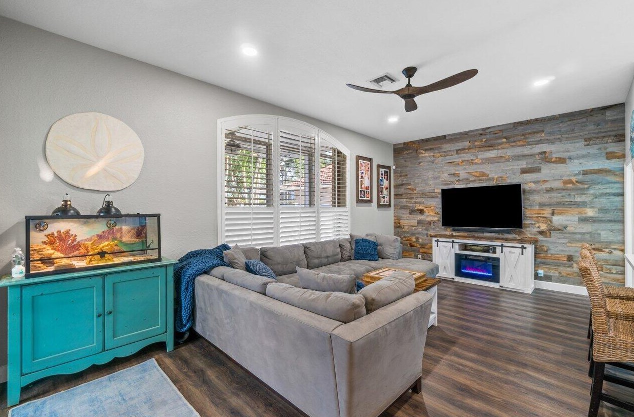 5105 Prairie Dunes Village Cir, Lake Worth FL  33463-8217 exterior