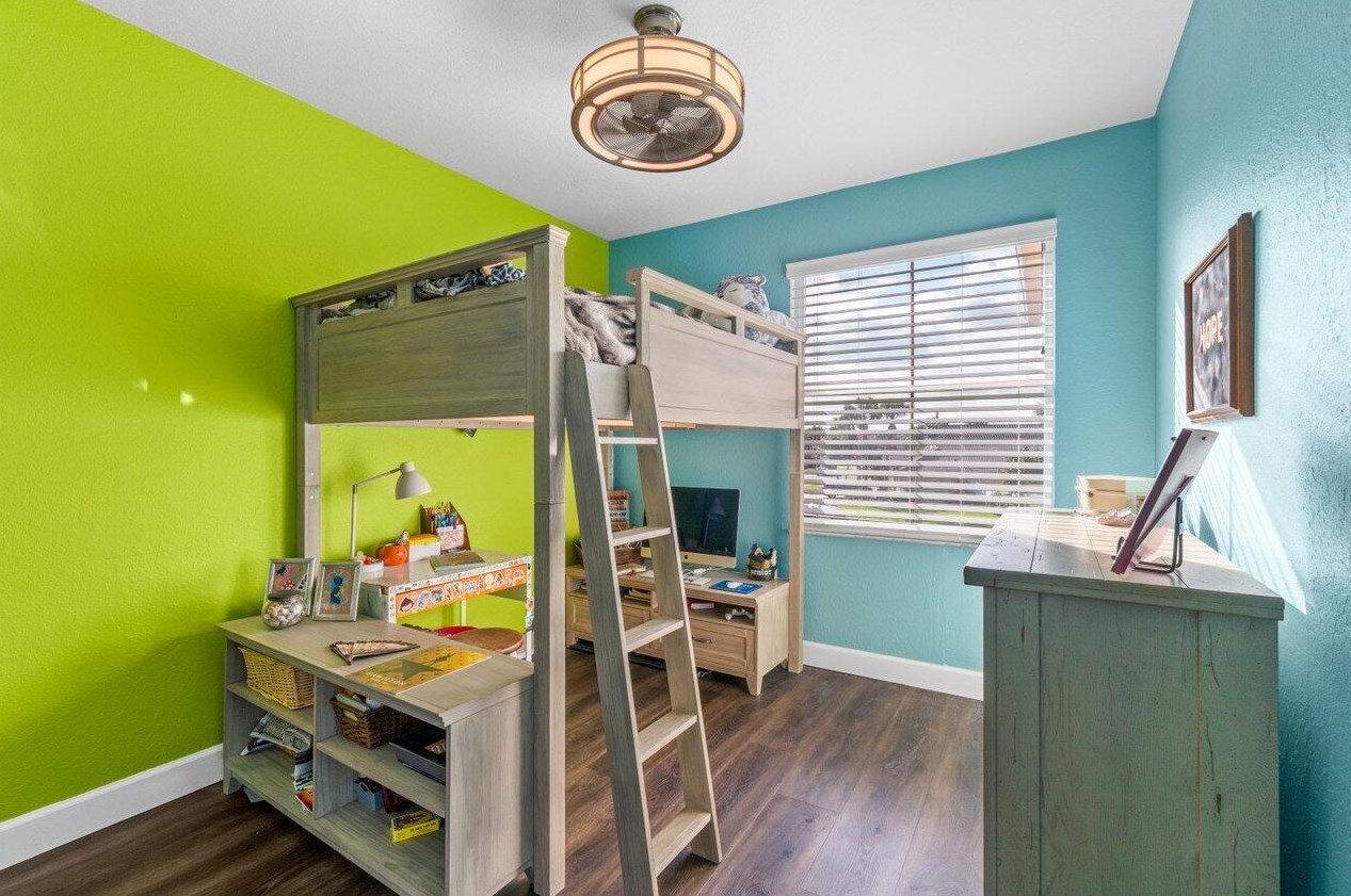 5105 Prairie Dunes Village Cir, Lake Worth FL  33463-8217 exterior