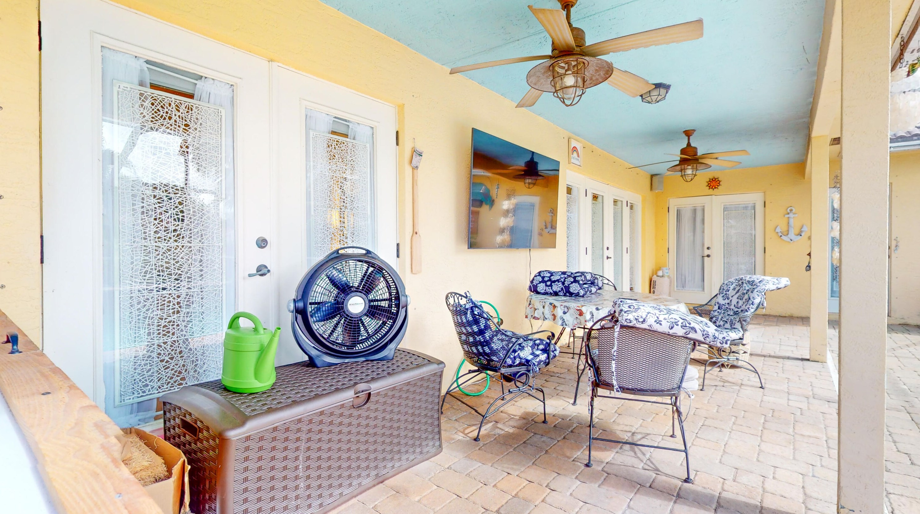 1590 Underwood Ave, Fort Pierce FL  34953-2586 exterior