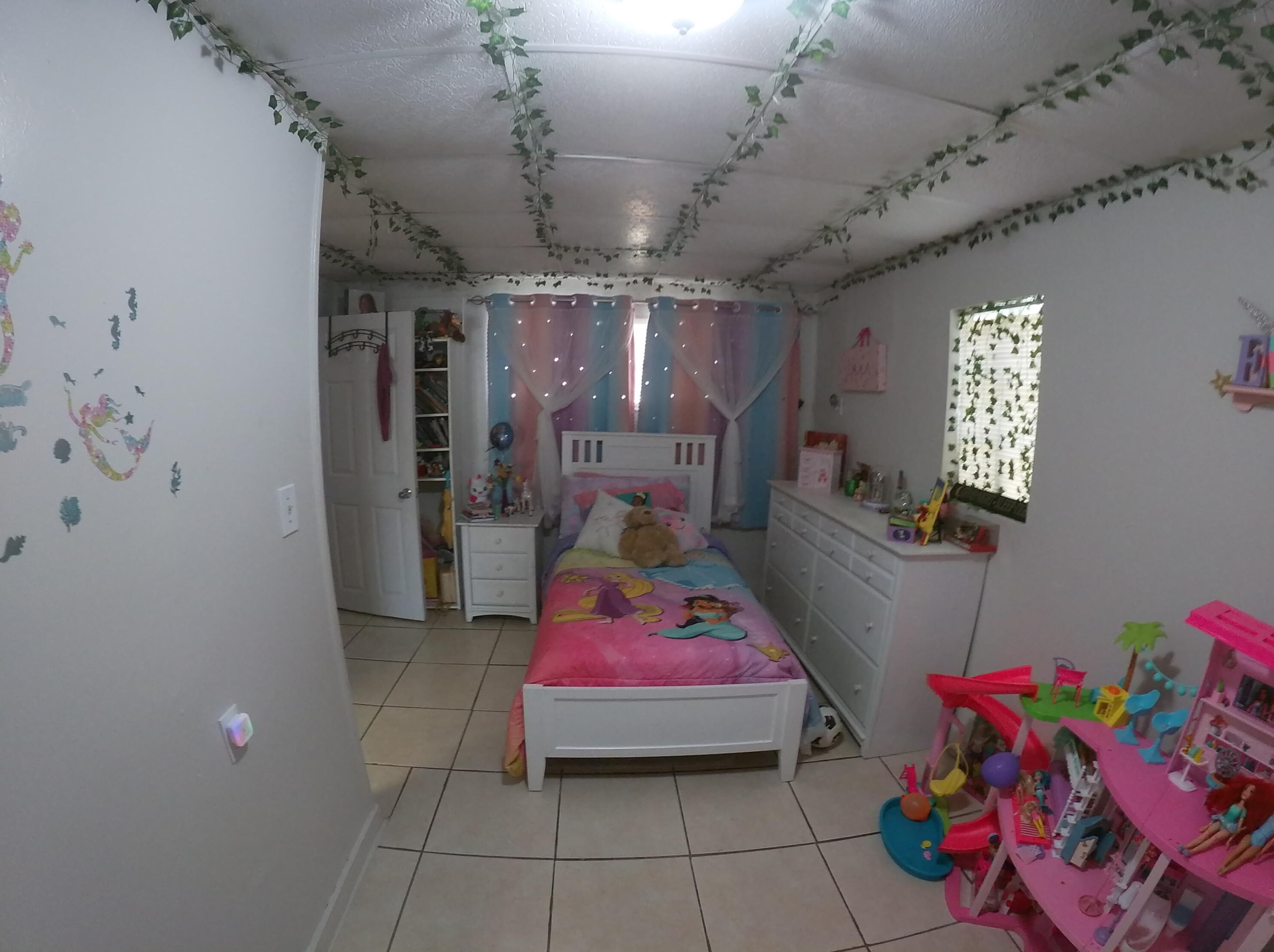 1720 Lavue Ave, Lake Worth FL  33460-2410 exterior