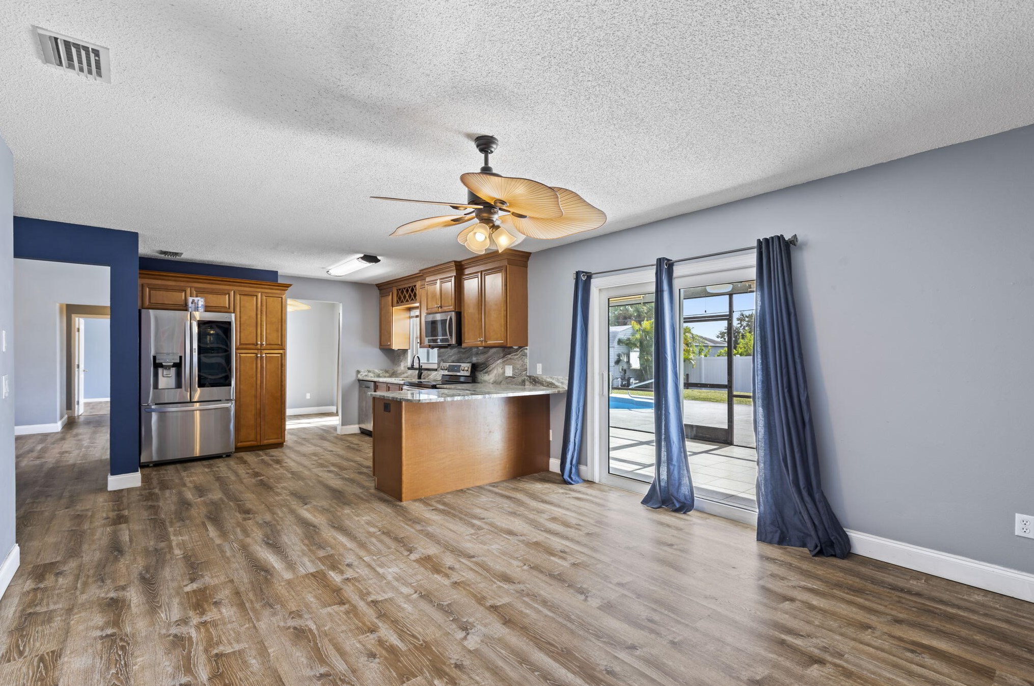 762 Dolores Ave, Fort Pierce FL  34983-1812 exterior