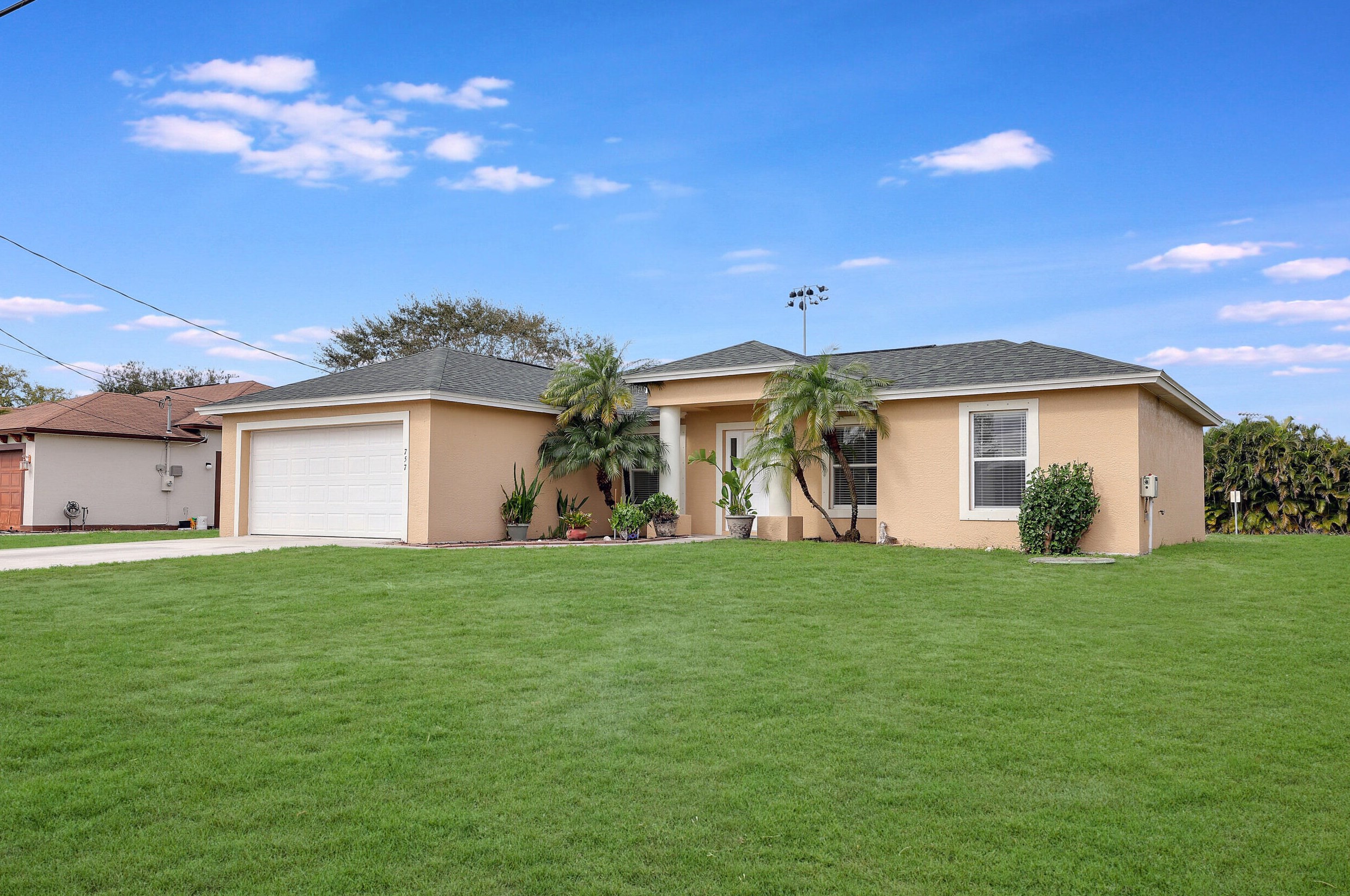 757 Tulip Blvd, Fort Pierce FL  34953-3304 exterior