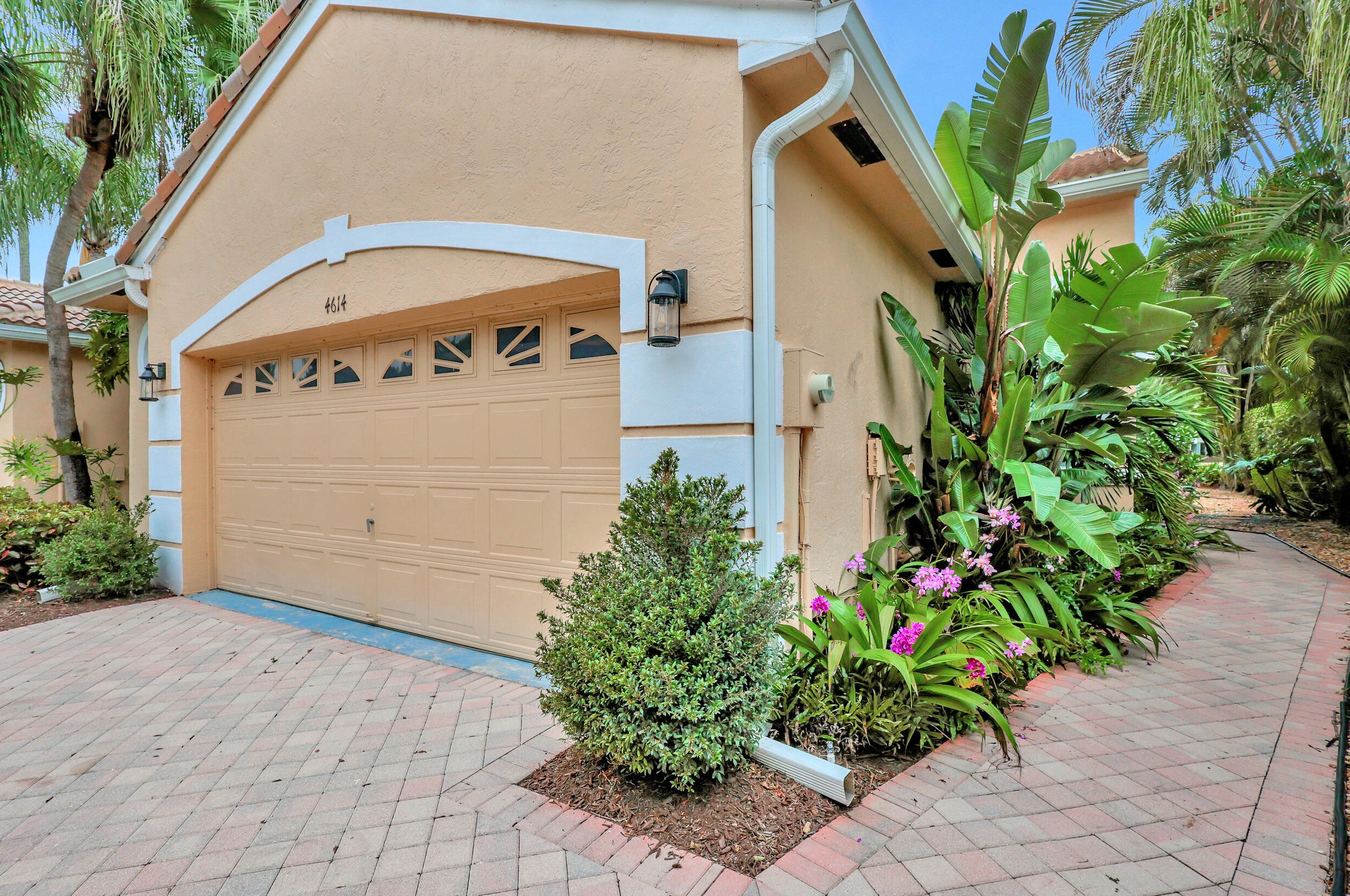 4614 Carlton Golf Dr, Lake Worth FL  33449-8129 exterior