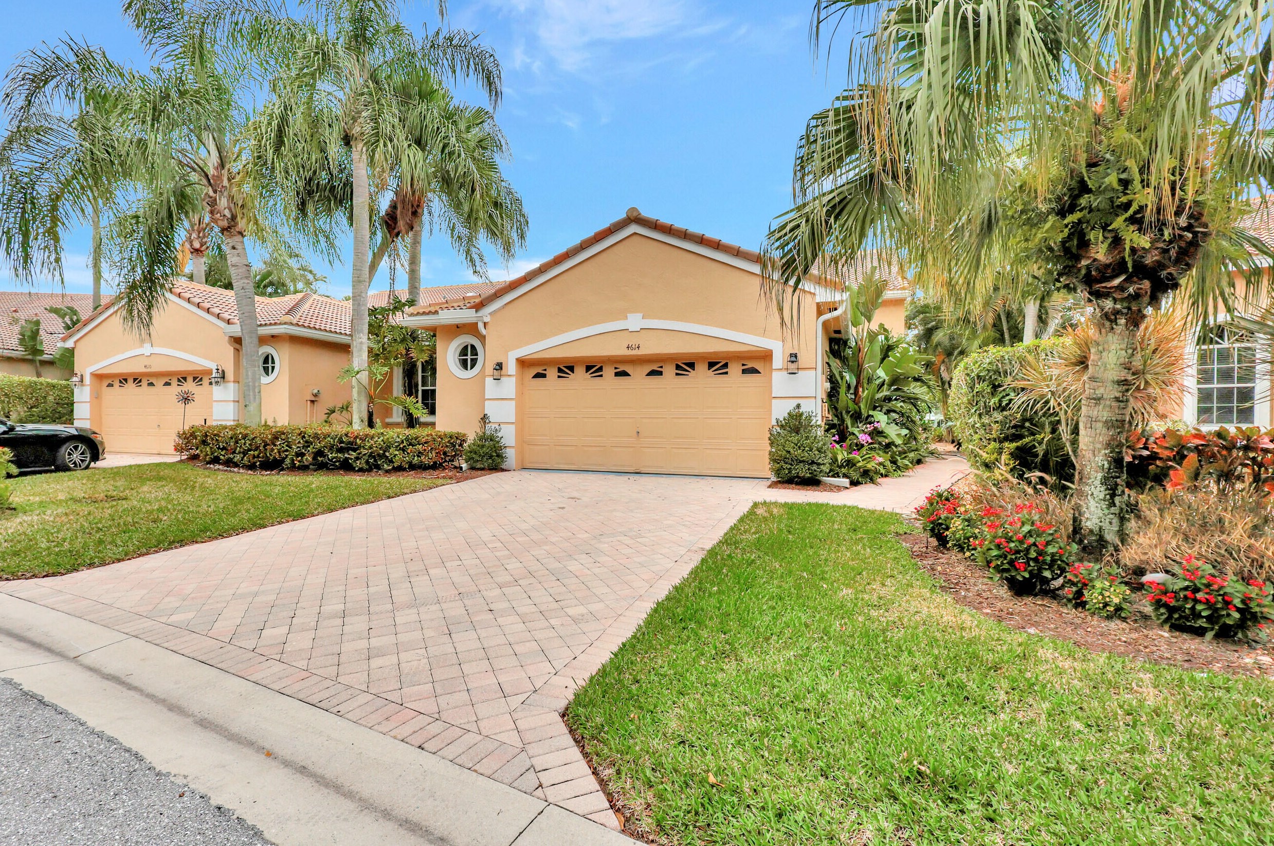 4614 Carlton Golf Dr, Lake Worth FL  33449-8129 exterior