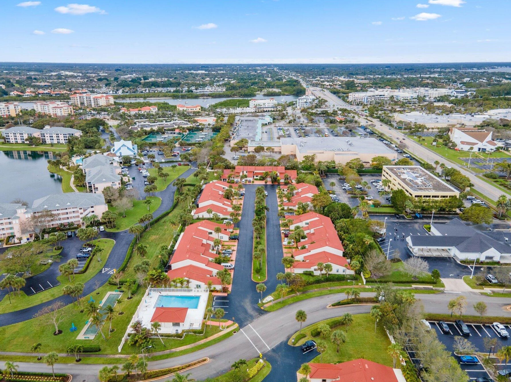 130 Palm Ave, Jupiter FL  33477-5147 exterior