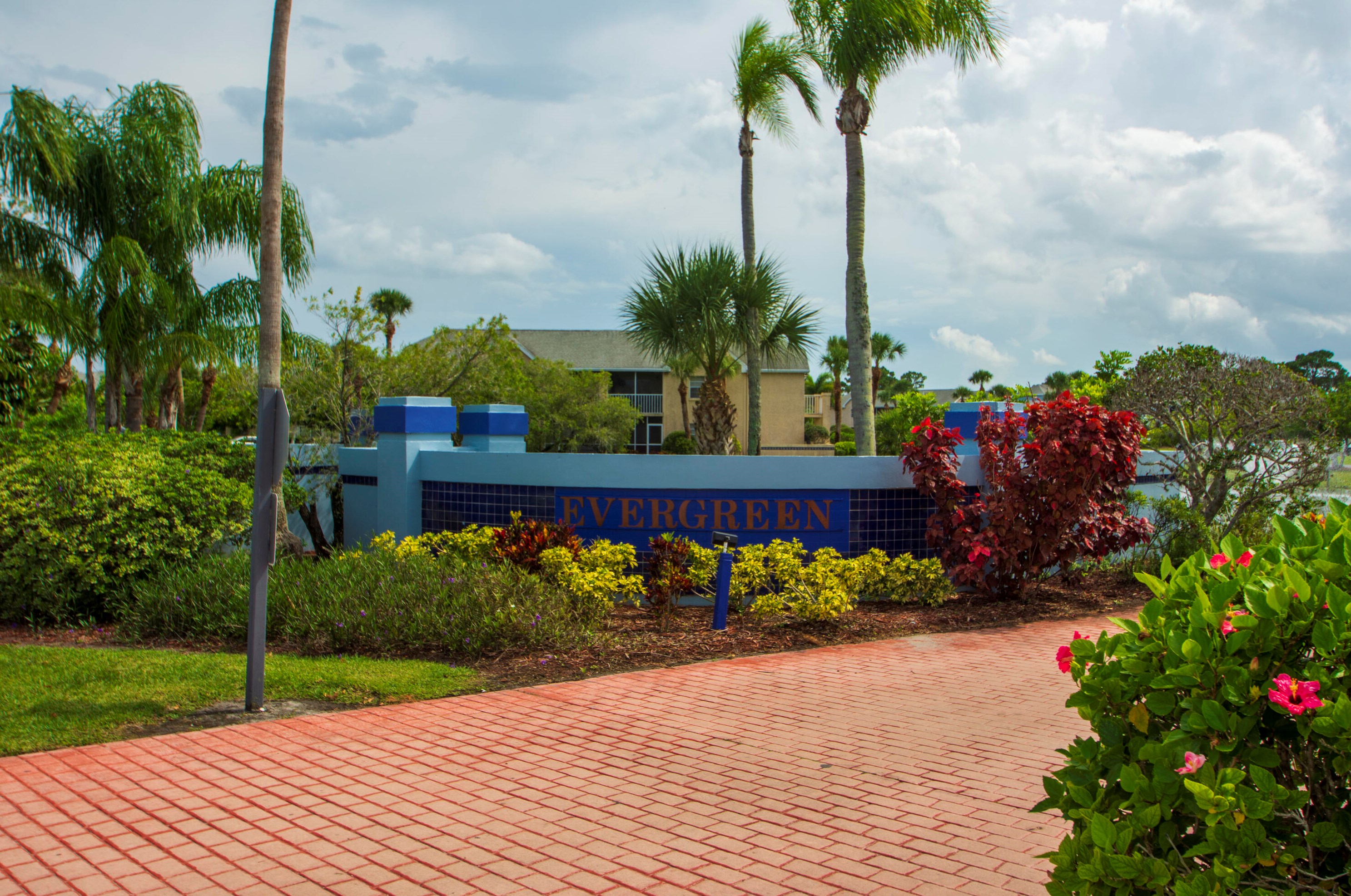 1610 Green Acres Cir, Fort Pierce FL  34952-5007 exterior