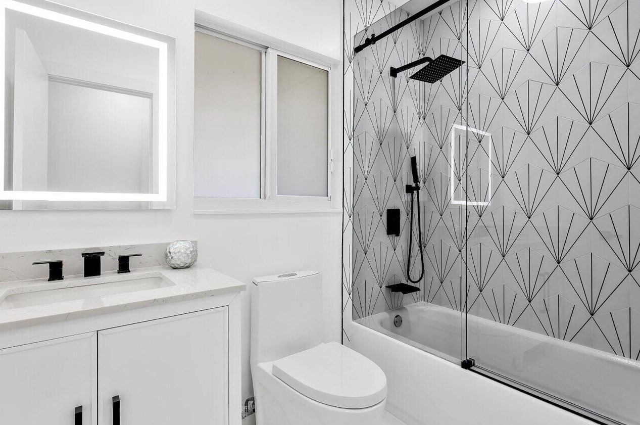 6975 Calumet Cir, Lake Worth FL 33467-7005 exterior