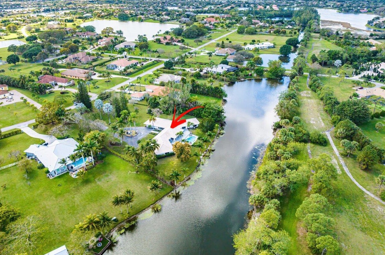 6975 Calumet Cir, Lake Worth FL 33467-7005 exterior