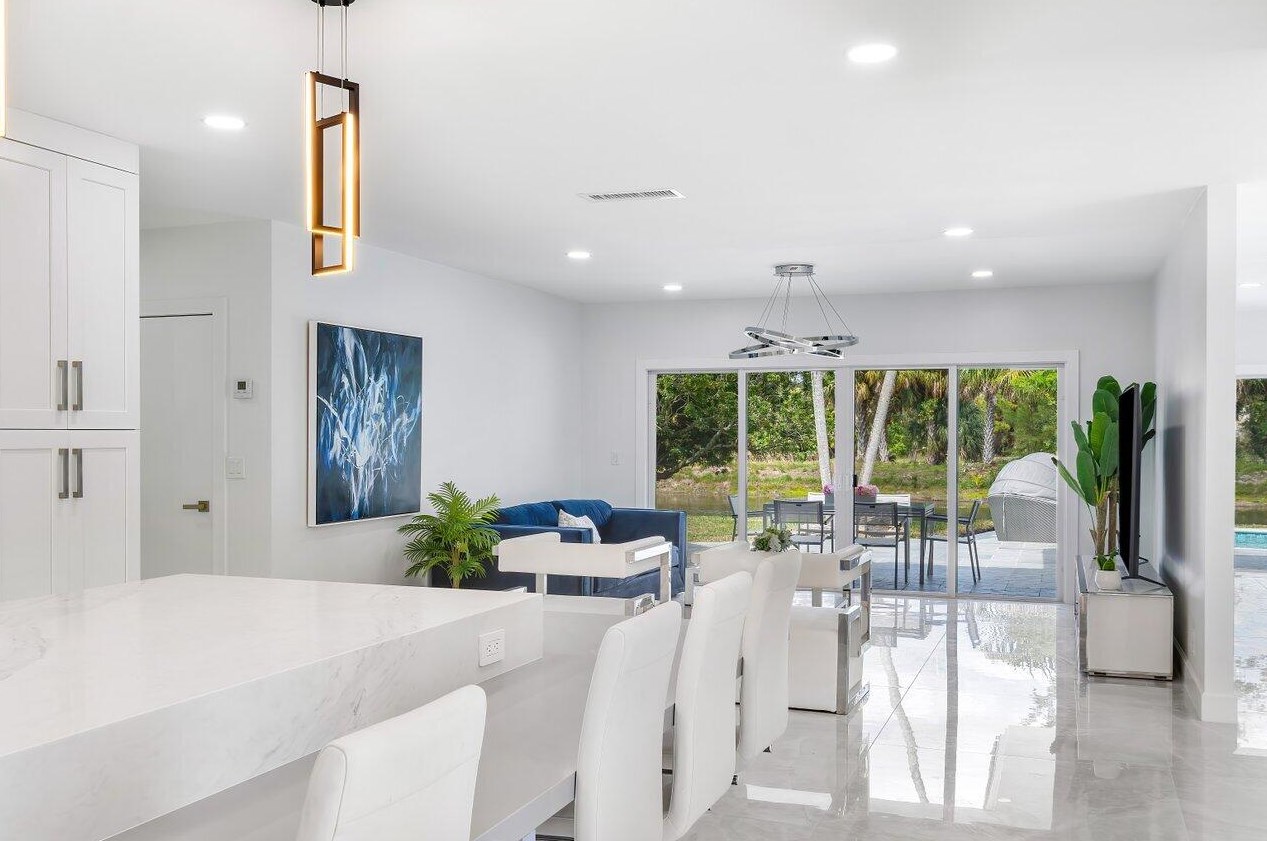 6975 Calumet Cir, Lake Worth FL 33467-7005 exterior