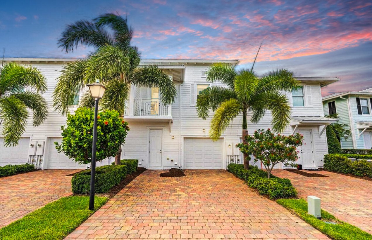 1176 Community Dr, Jupiter FL  33458-8396 exterior