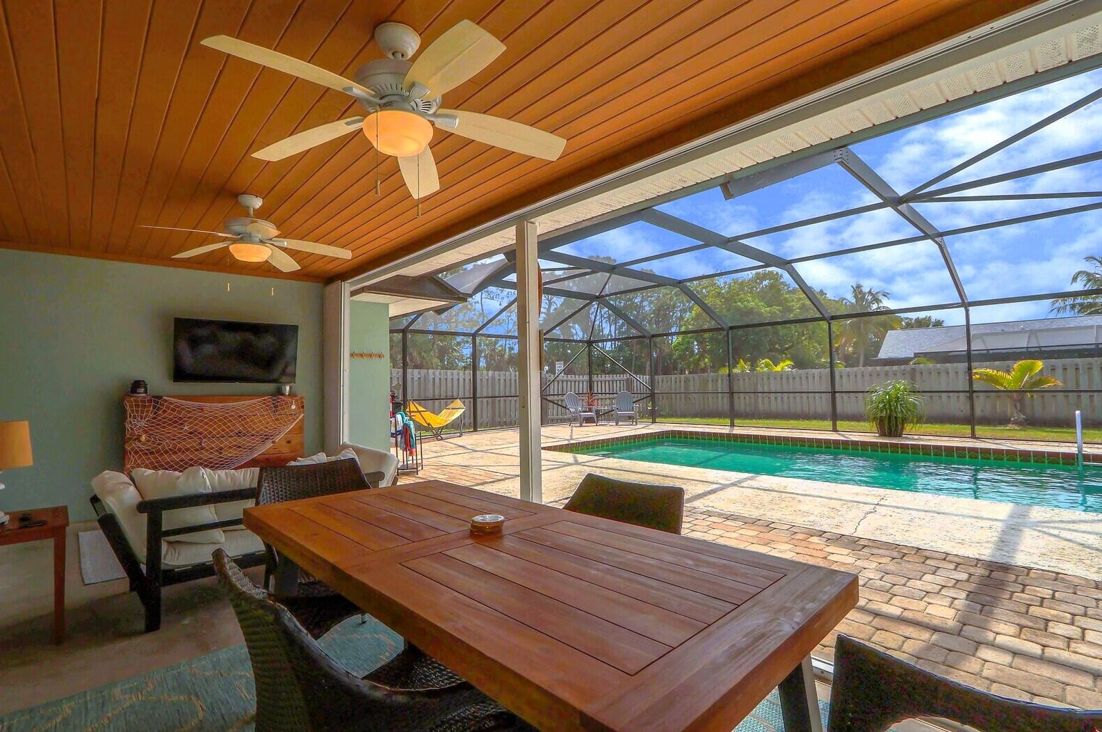 6501 Paso Robles Blvd, Fort Pierce FL  34951-1224 exterior