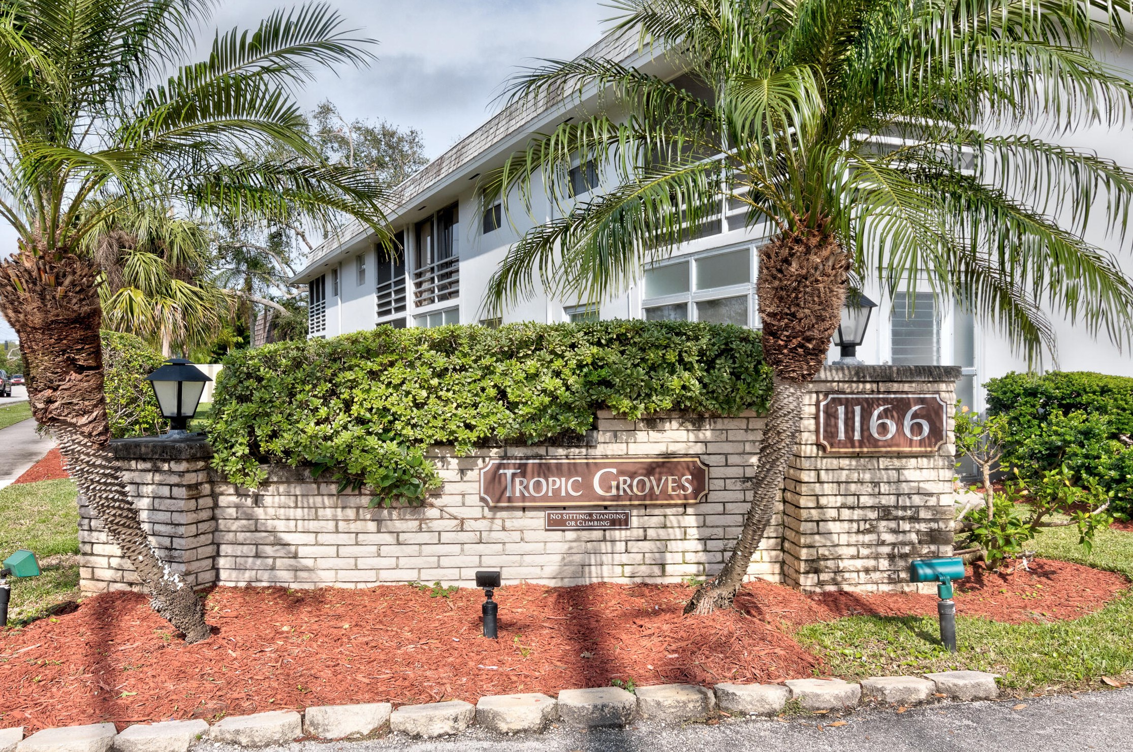 1166 6th Ave, Vero Beach FL  32960-5902 exterior