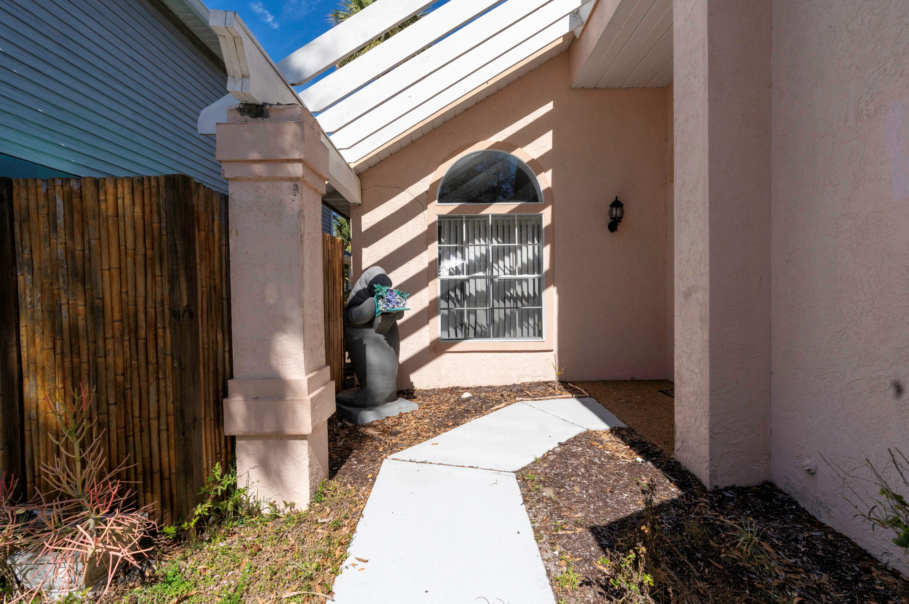 482 10th Pl, Vero Beach FL  32960-6818 exterior