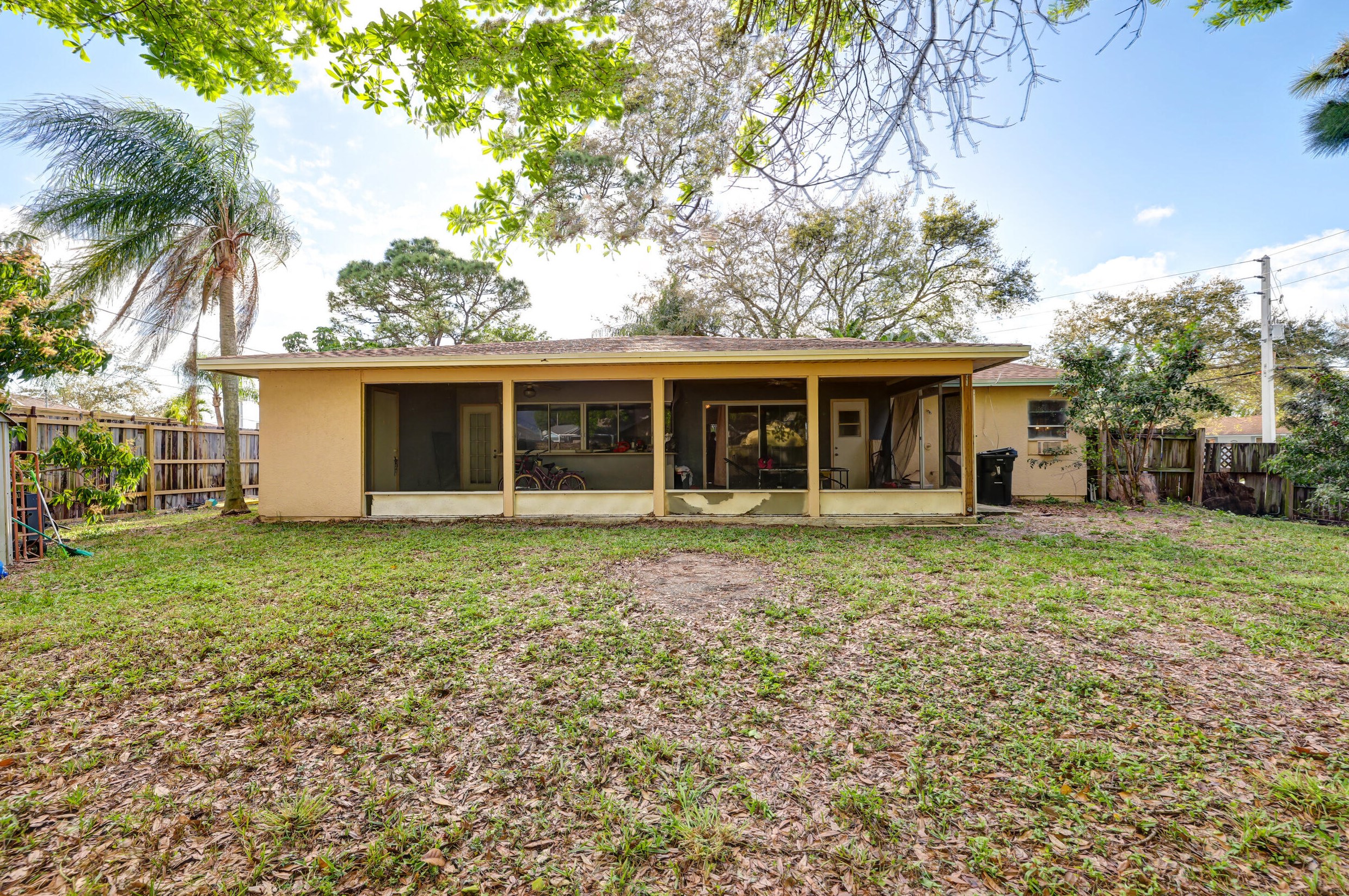 3901 Jarmer Rd, Fort Pierce FL  34953-3648 exterior